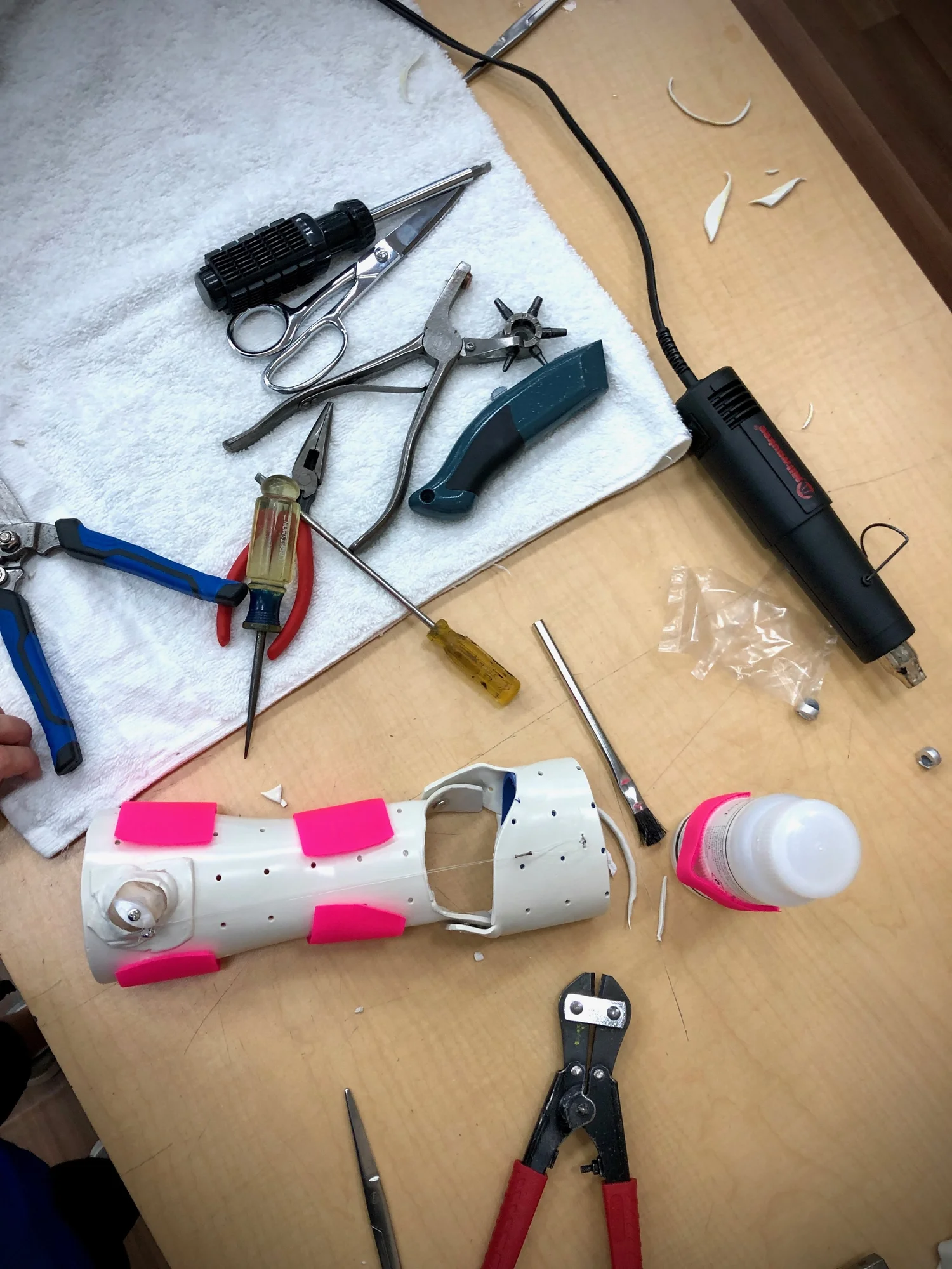 Custom hand orthosis and fabrication tools