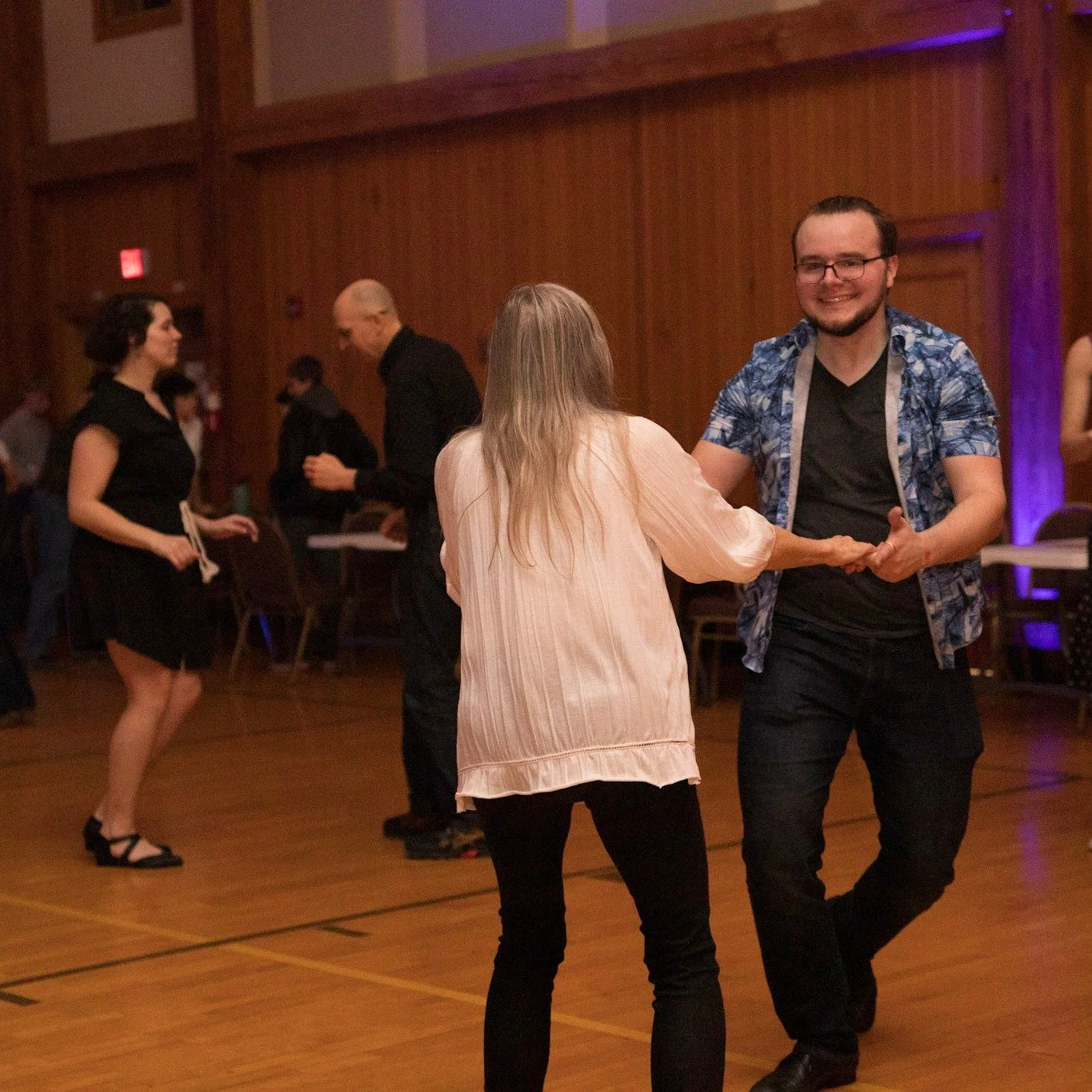 #Dance with us at the #BainbridgeSwingDance this coming #Saturdaynight.  #Radio RhythmIDOLS play #live.  https://www.willcraigdance.com/event-details-registration/radio-rhythm-idols-play-live-at-bainbridge-swing-dance-4