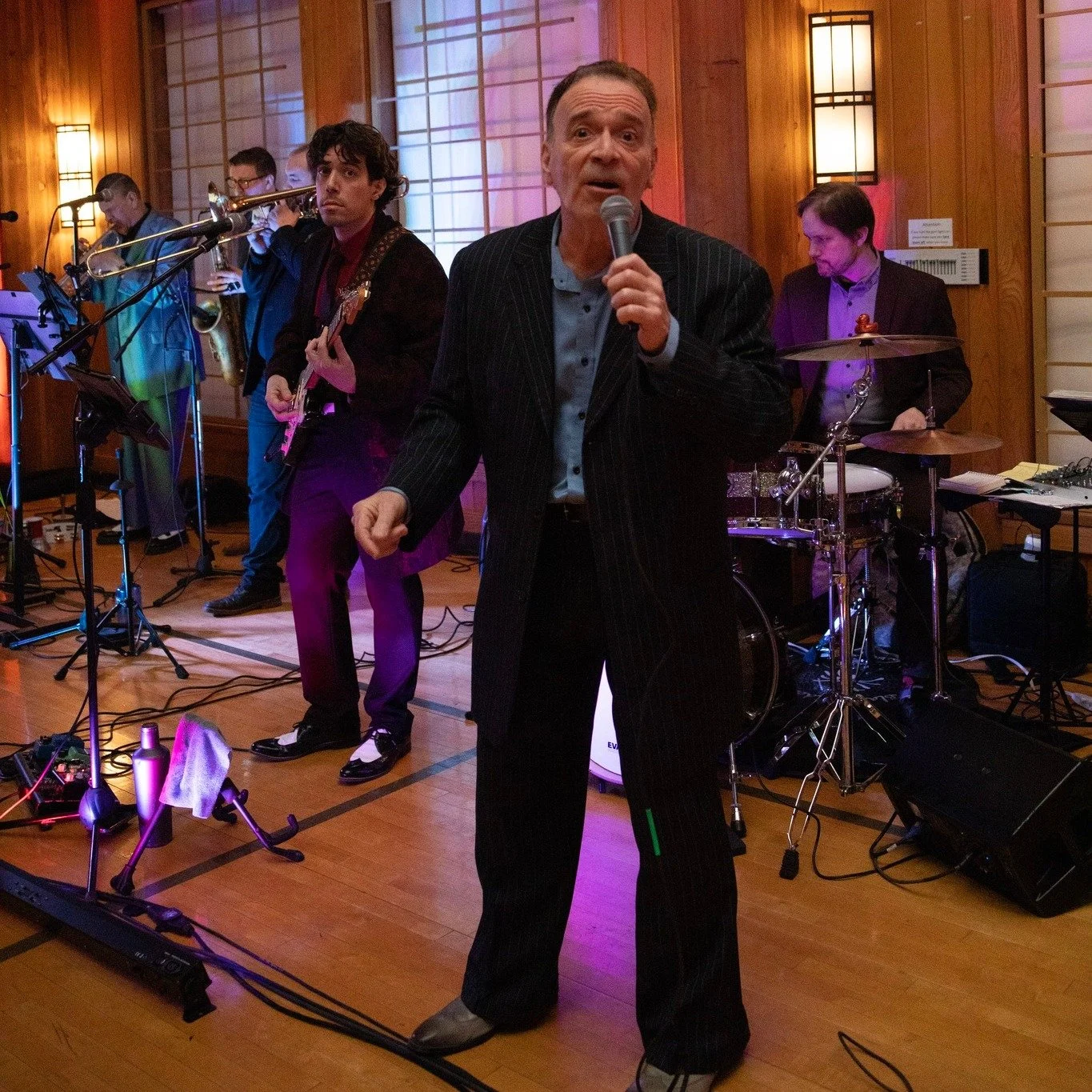 Tell all your friends.  #DrZoot plays #live at the #BainbridgeSwingDance this coming #Saturdaynight.  https://www.willcraigdance.com/calendar/blue-lunch-plays-live-at-bainbridge-swing-dance-glwt8-33k4p-z664w-yedza