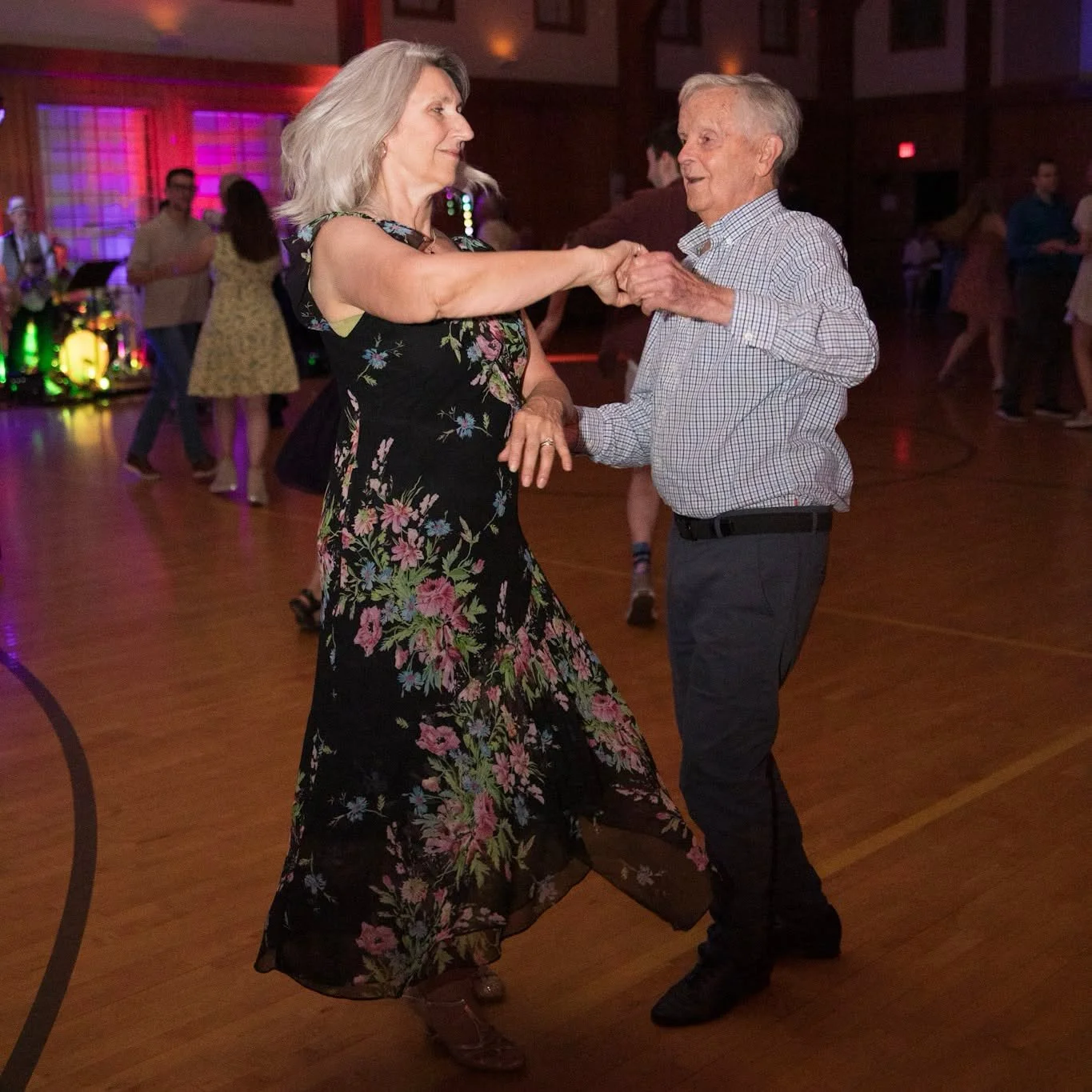 #RadioRhythmIDOLs with #PaulKovac and company play #live at the #BainbridgeSwingDance in May.  https://www.willcraigdance.com/calendar/blue-lunch-plays-live-at-bainbridge-swing-dance-glwt8-33k4p-p4nrh