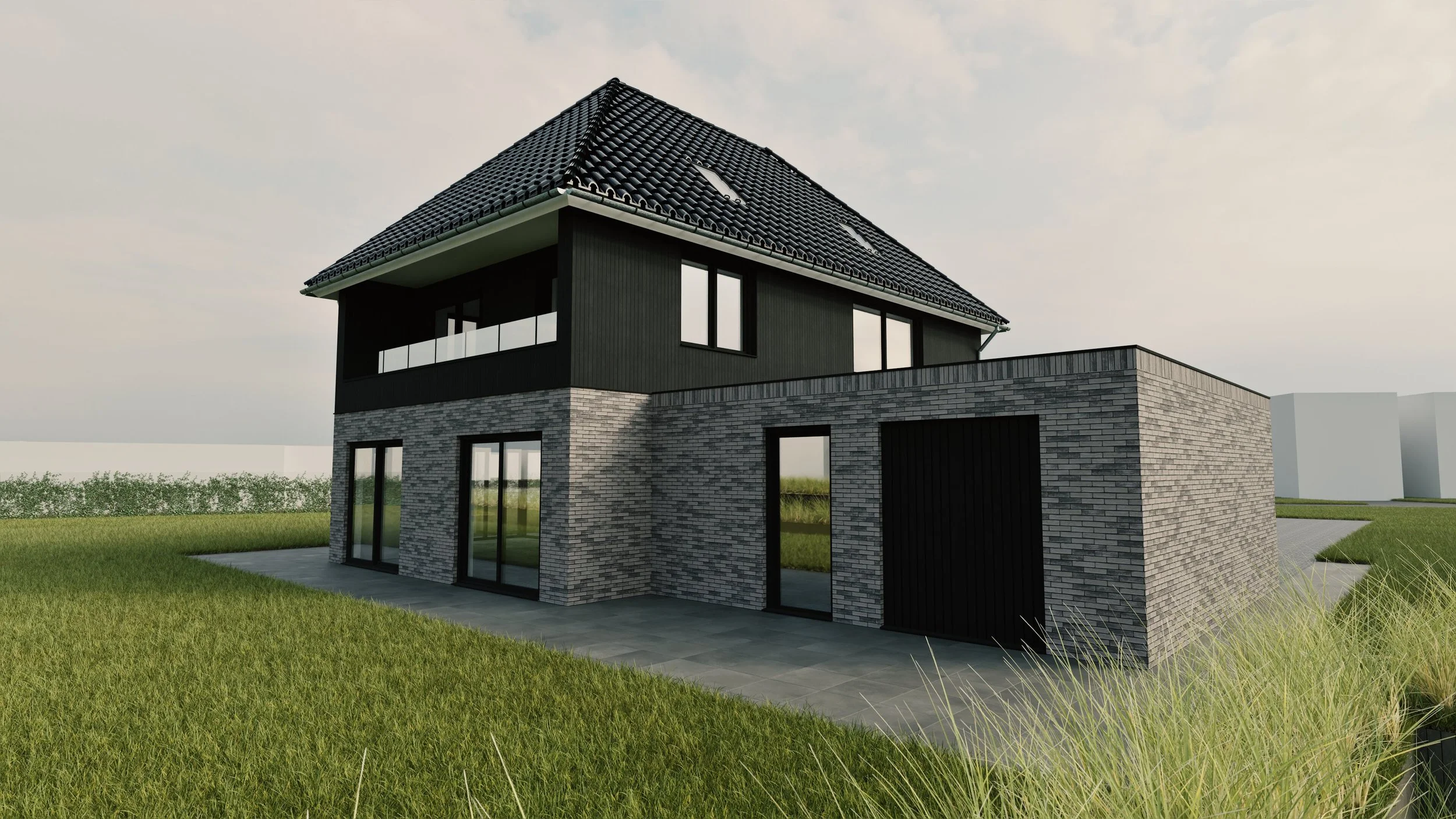 Moderne twee verdiepingen woning met zwarte houten gevel en grijze stenen onderbouw, grote ramen, op een grasveld met een veranda en betegeld pad, onder een bewolkte hemel.