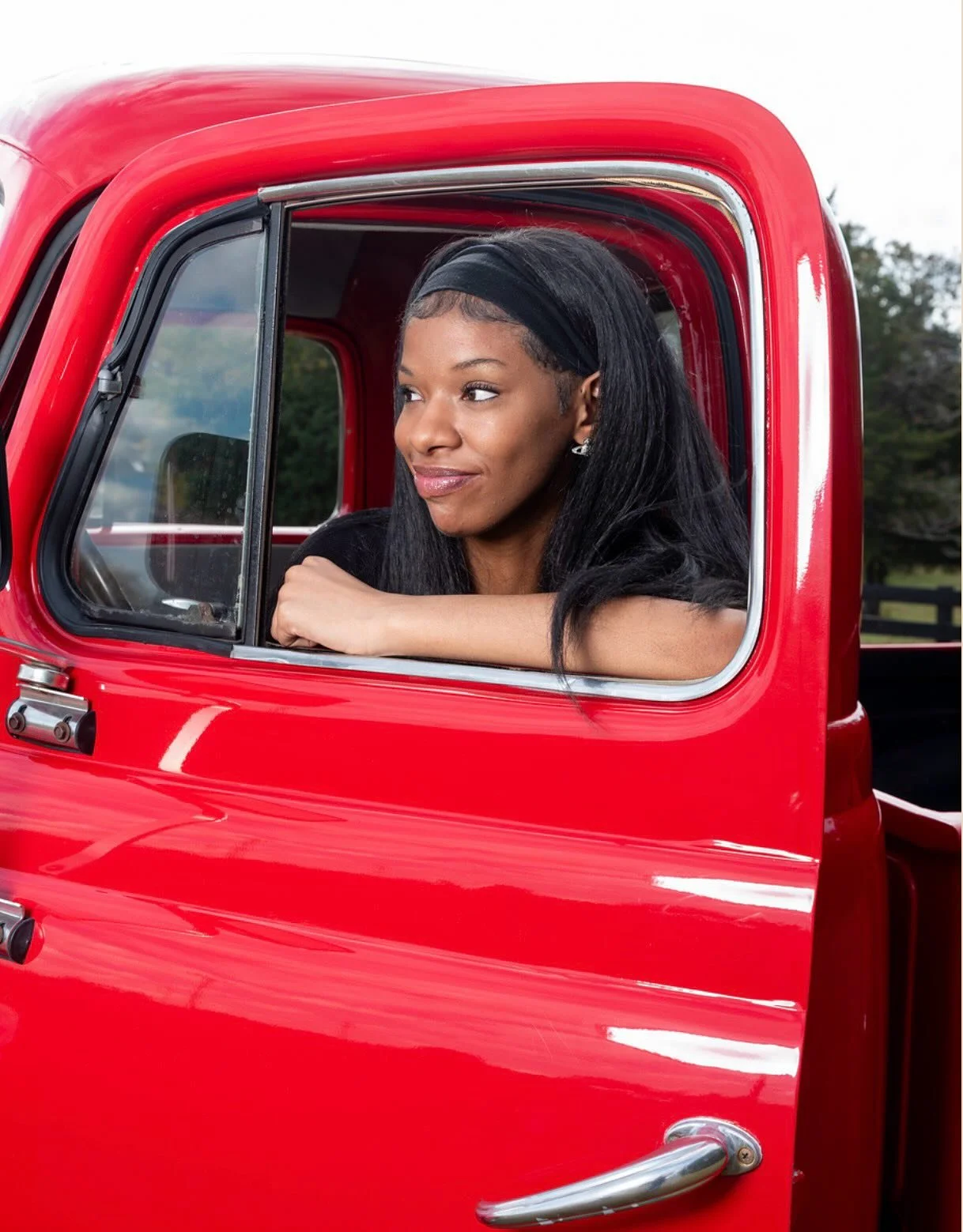 timeless. 

📍: @celestialstudiosnc @thevenueatirongate 
📸 : @mvmooreportraits_