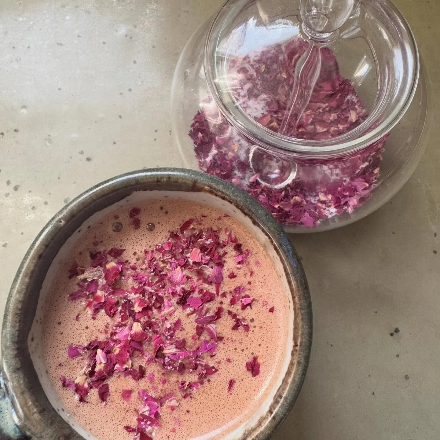 Sat with cocoa today with the lovely @innerstatecollective as she guided us through an equinox ceremony - opening our hearts to abundance as the season shifts 💕

I&rsquo;m beyond grateful for all the seeds I have planted that I have been so gracious