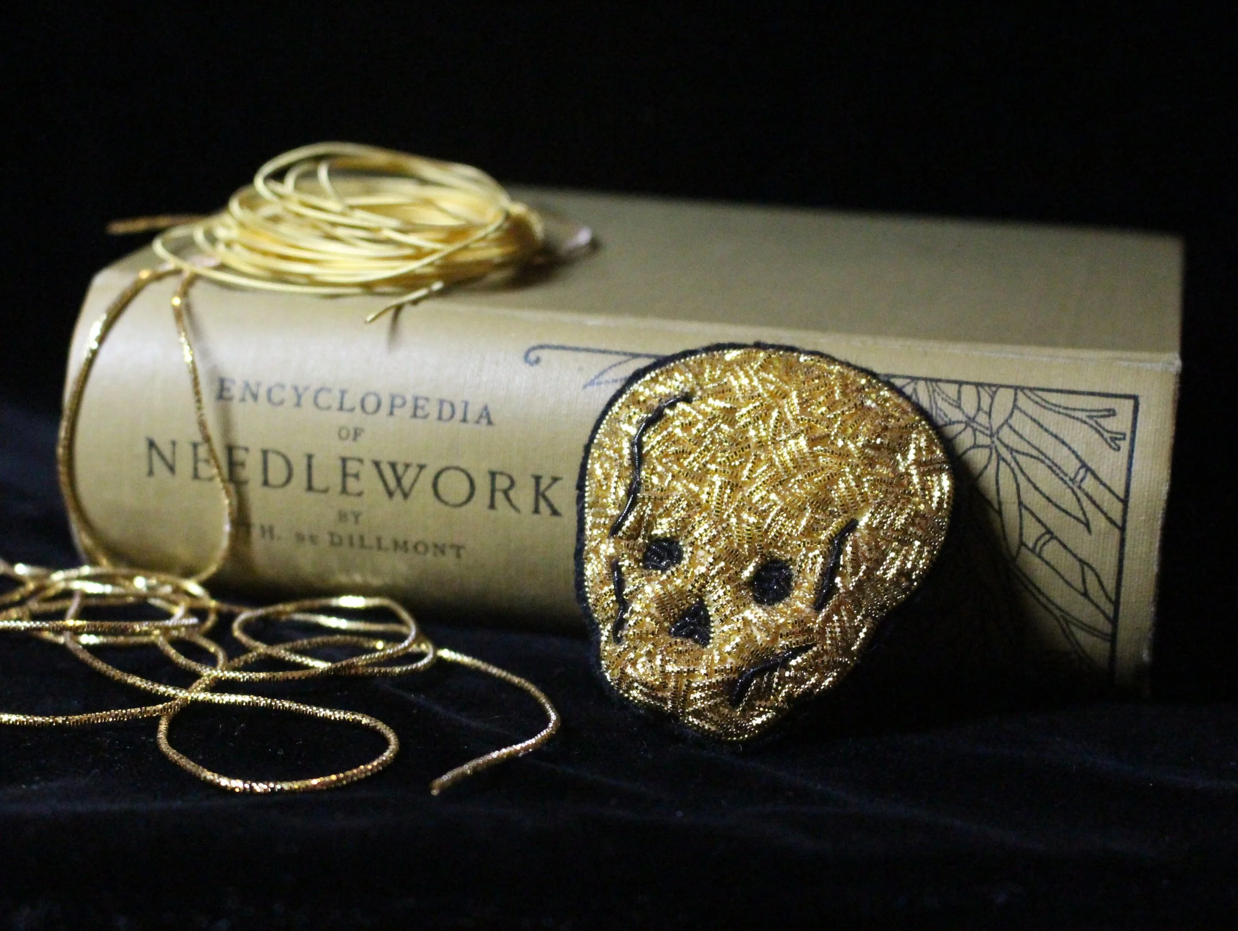 Ghoulish Skull Brooch 5