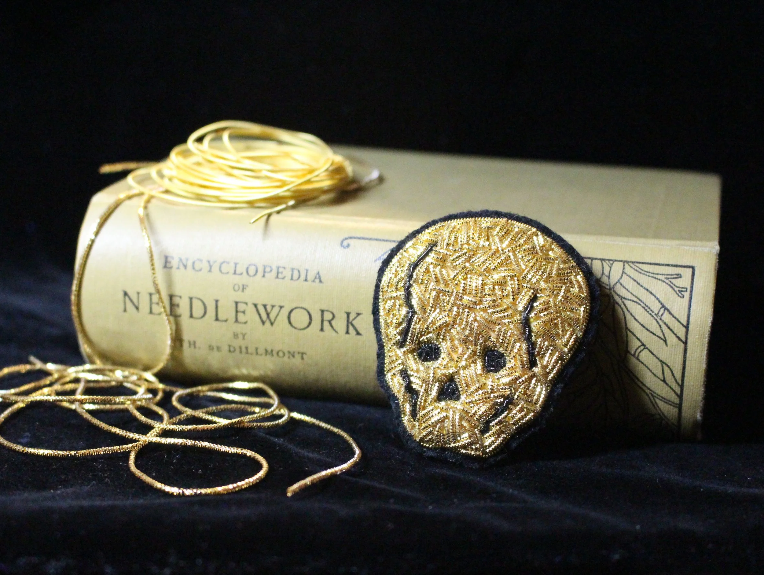 Ghoulish Skull Brooch 10