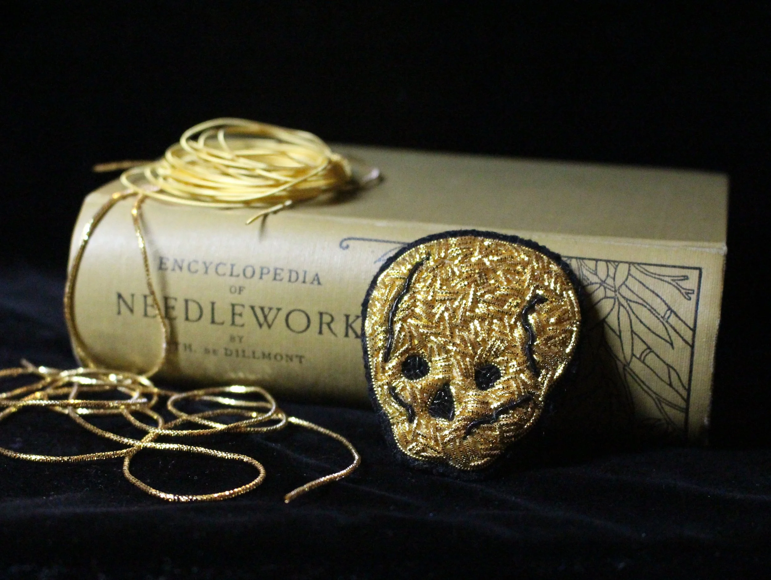Ghoulish Skull Brooch 7