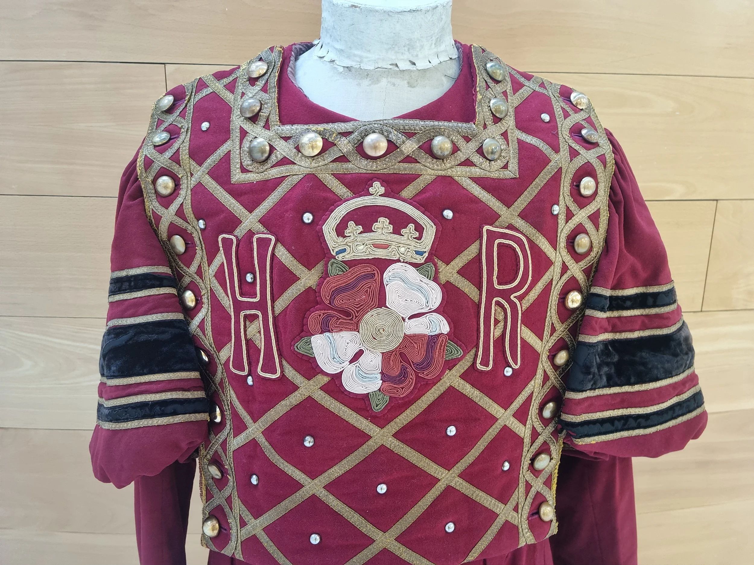 HR insignia for Yeomanry of The Guard for Wolf Hall: The Mirror and the Light, 2023