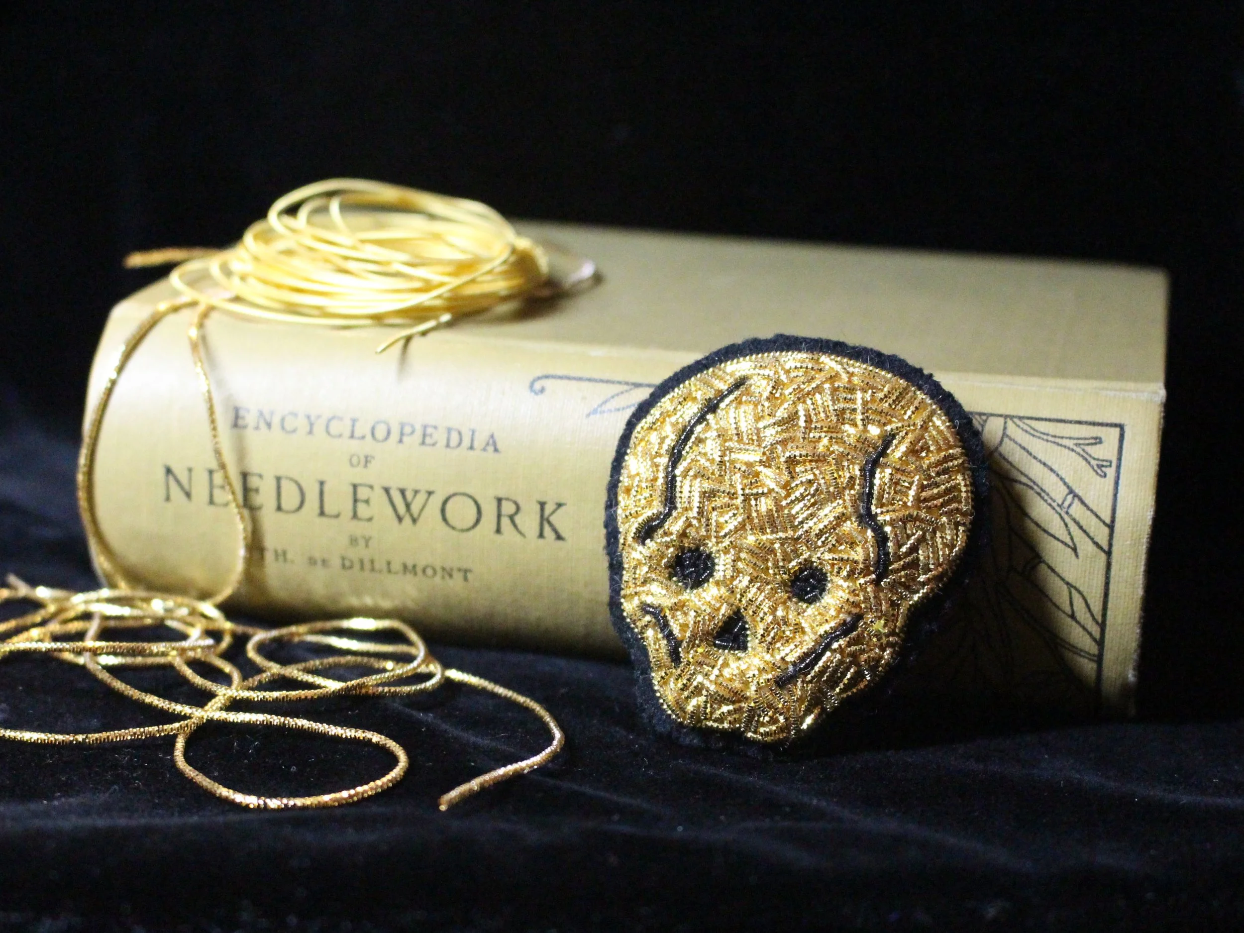 Ghoulish Skull Brooch 6