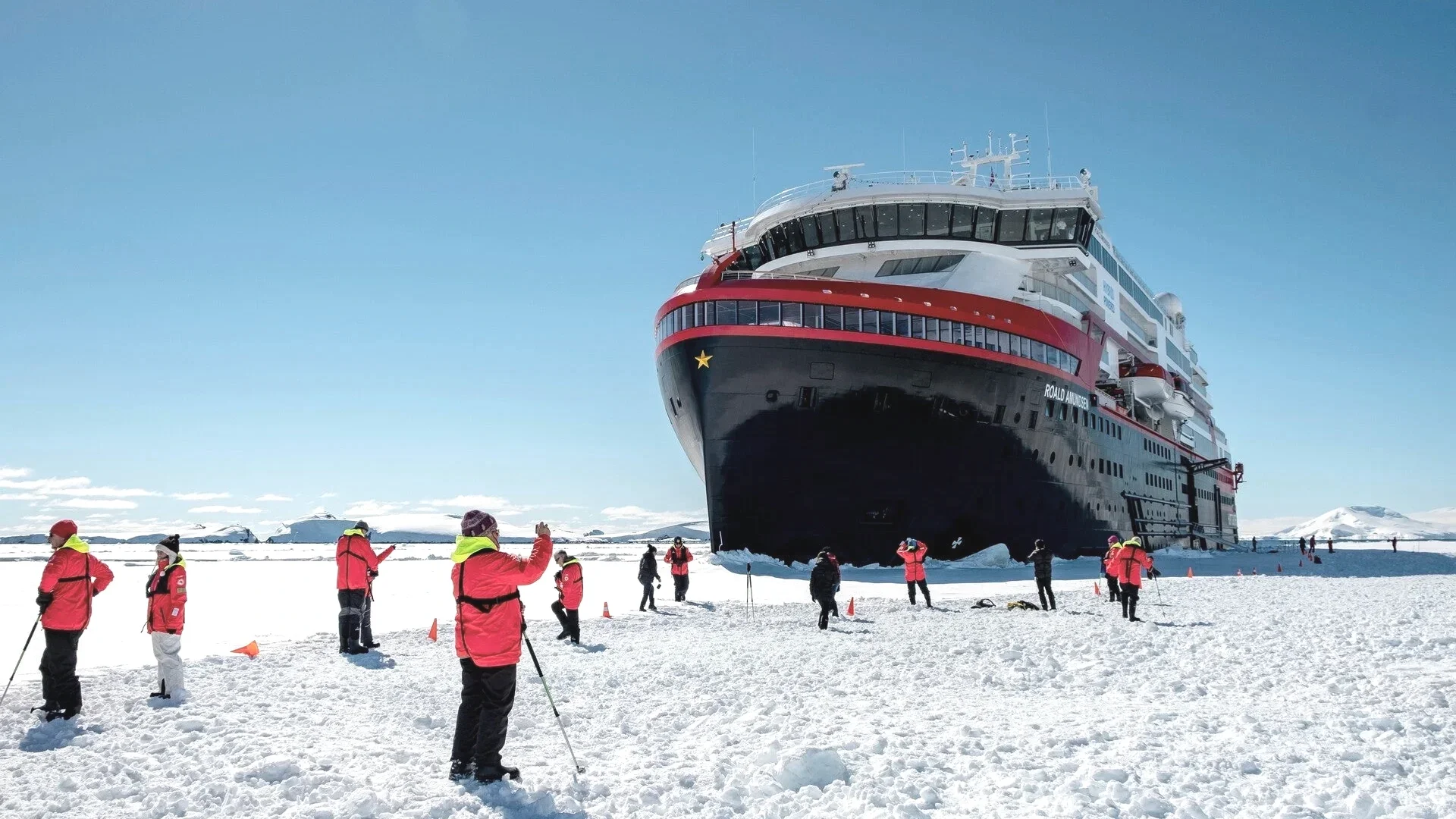 expedition cruise antarctica snow