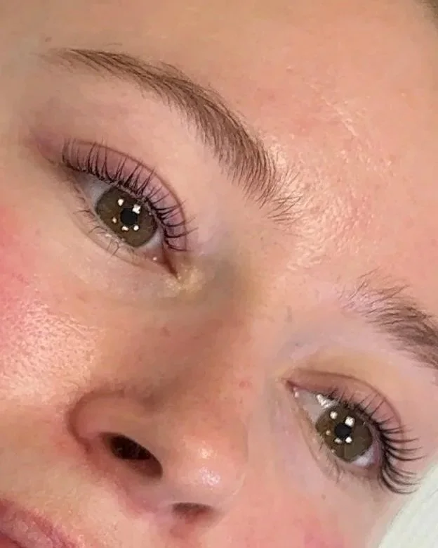 korean lash lift model, natural c curve, glossy healthy finished, polished and elegant lifted lashes