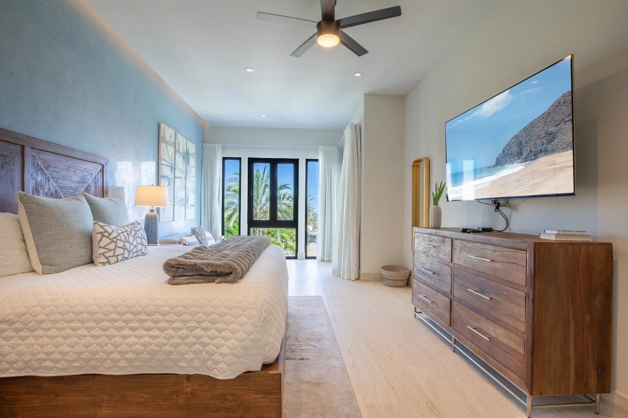 First impressions matter.

They&rsquo;re sold on light, flow, and how a space feels.

Strong photography helps buyers connect emotionally before they ever ask for details.

Because first impressions happen online. 🌴
#CaboRealEstate #LosCabosRealEsta