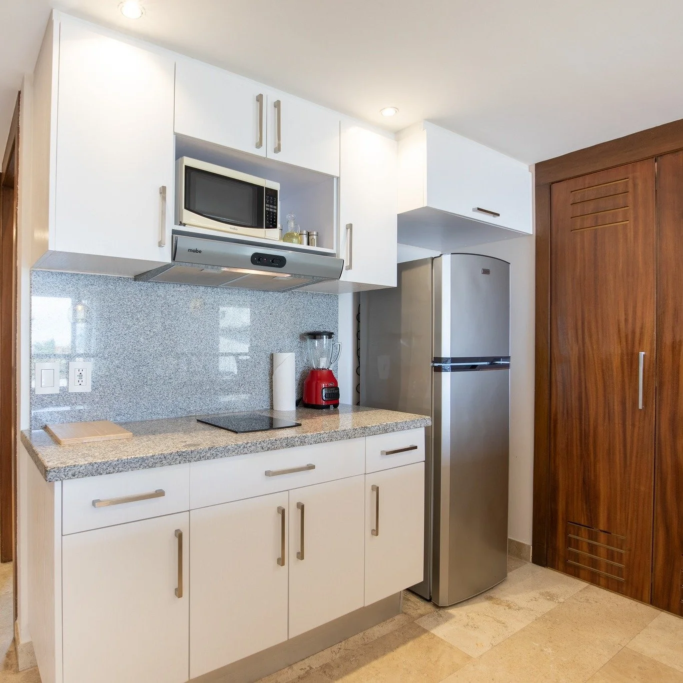 Fully stocked and ready for your stay.

We always love when a rental kitchen is thoughtfully equipped -- everything you need to cook, serve, and enjoy your time in Cabo.

#cabovacationrental #airbnbcabo #vacationrentalcabo #cabosanlucas #airbnbhostti