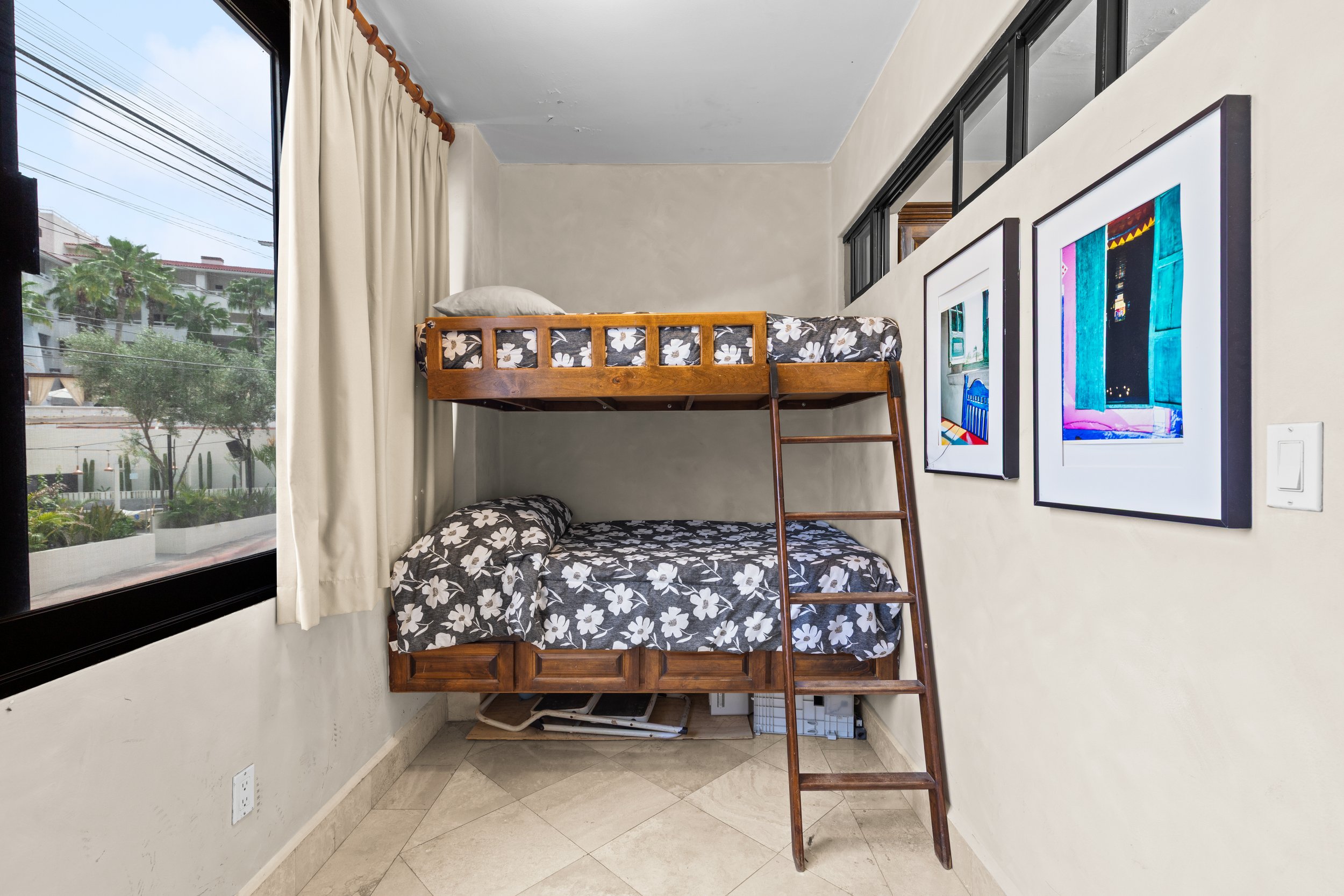 BedroomLaundry (3).jpg