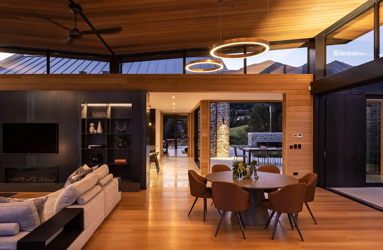 Closeburn Lodge, Closeburn Station, Lake Wakatipu, Francis Whitaker, Phil Spencer, New Zealand's Best Homes