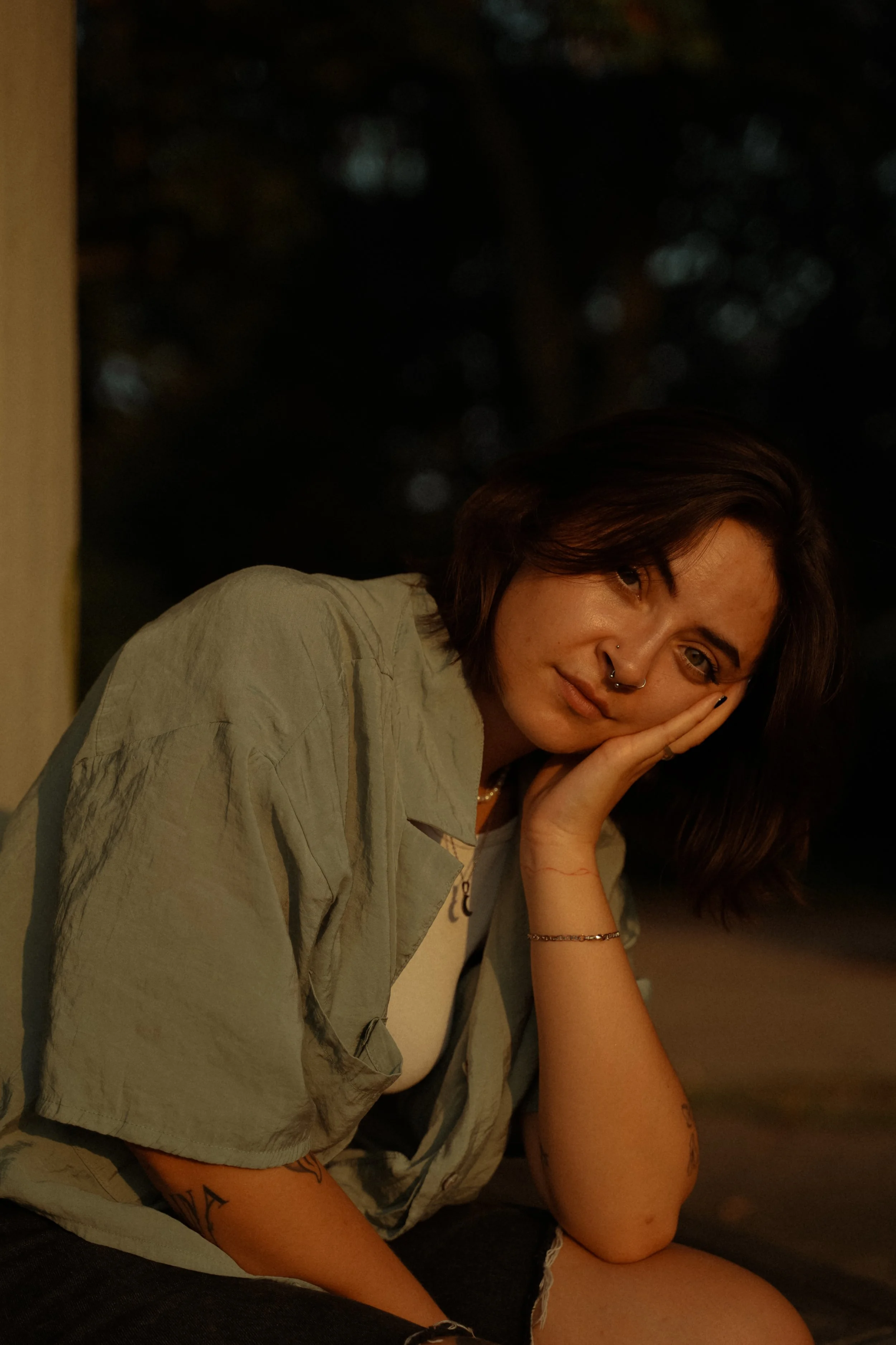 Persönliches Portrait zur Golden Hour einer Frau in Köln