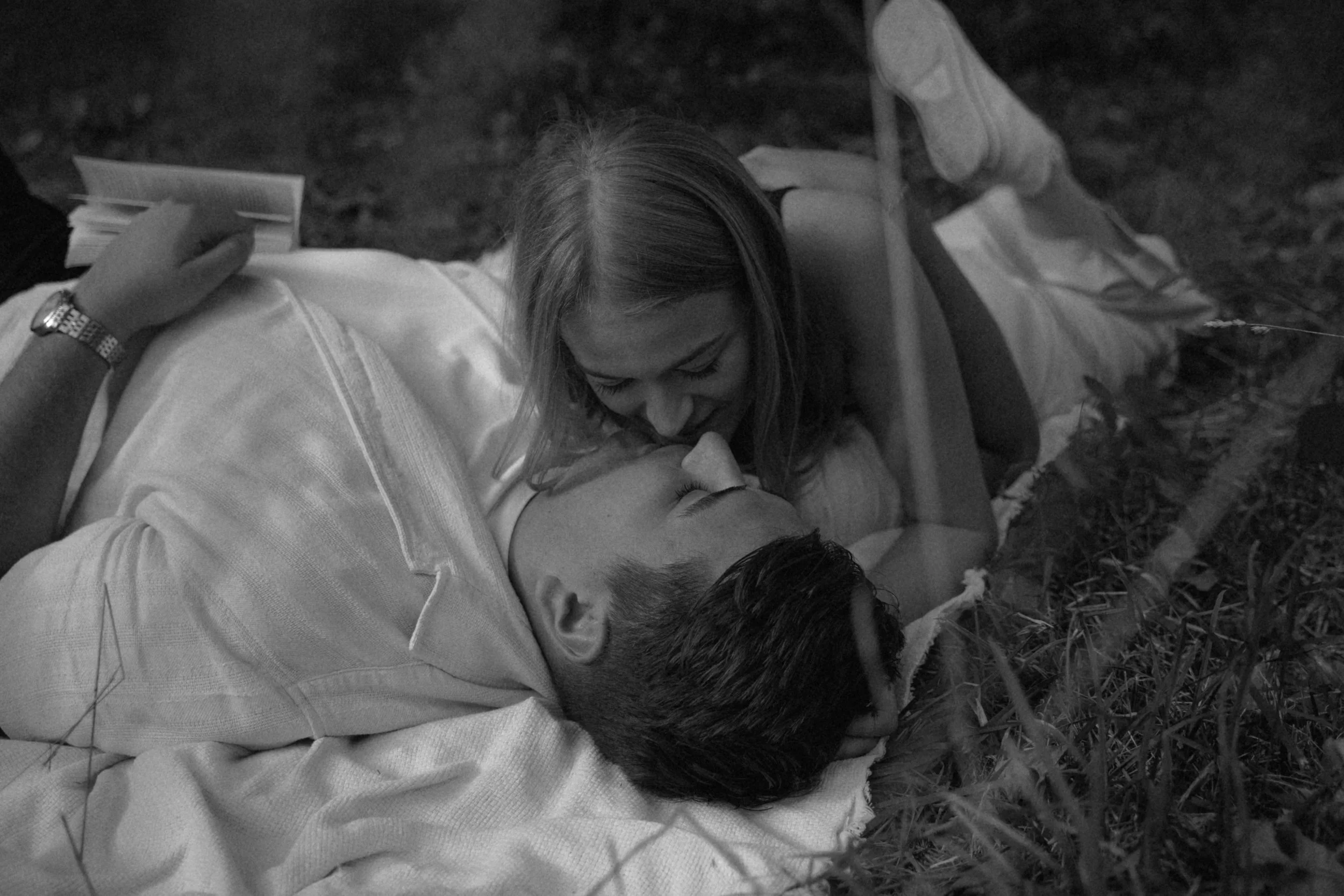 Paarshooting Schwarz-Weiß Fotoshoot in Düsseldorf