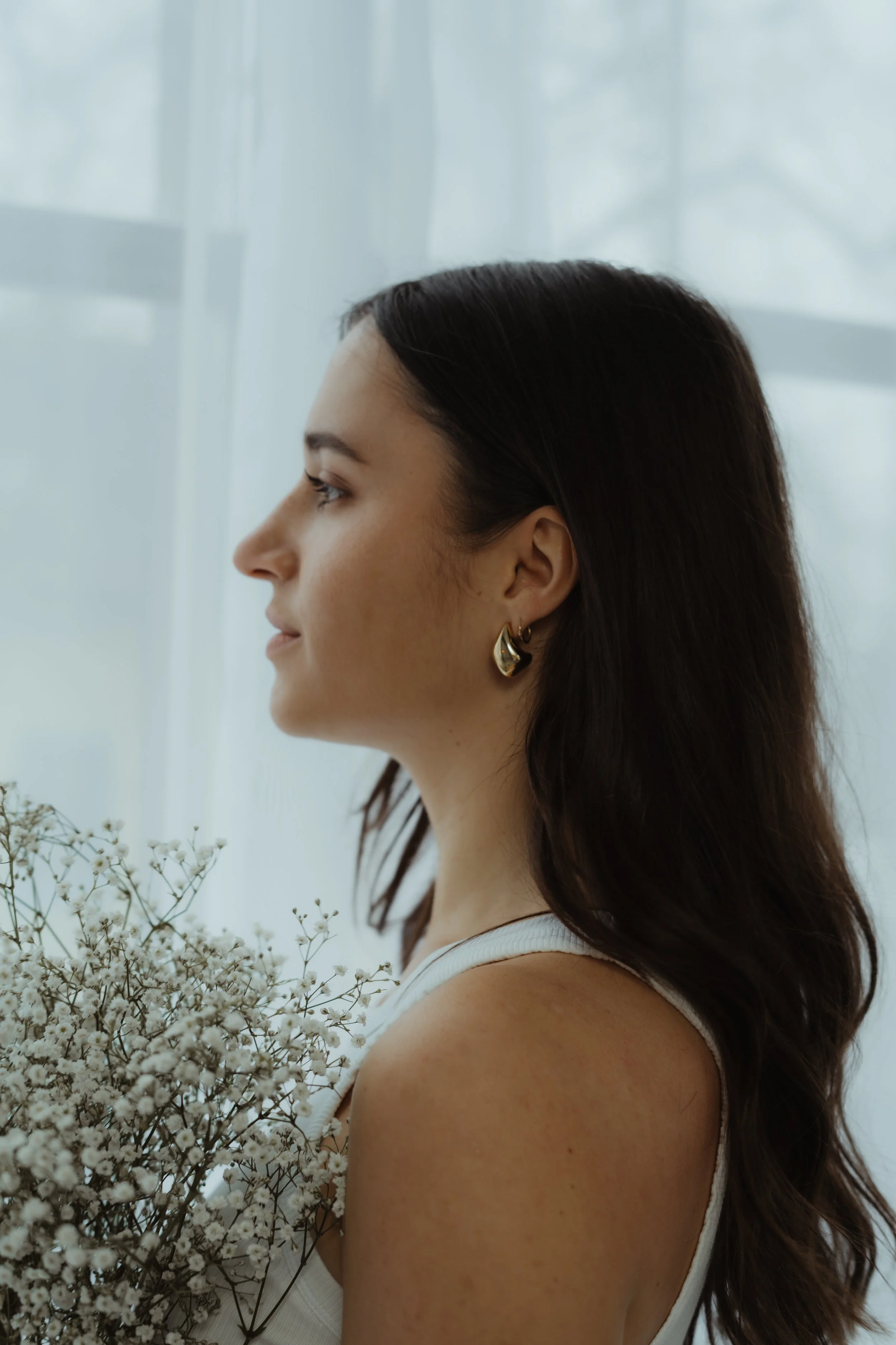 Verträumtes Portrait einer Frau in Köln