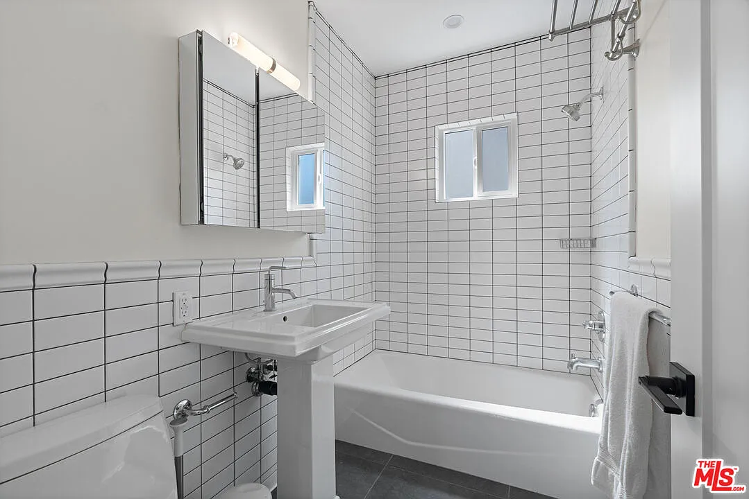 705 6th ave Venice(18).png