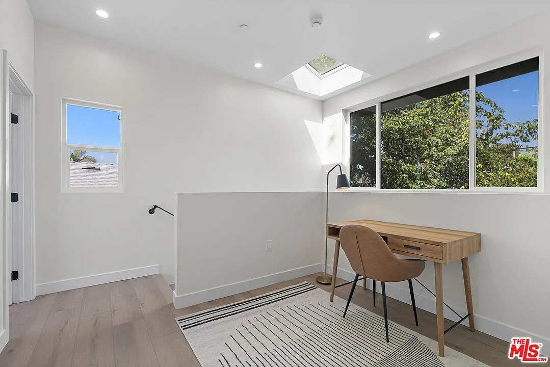 705 6th ave Venice(14).png