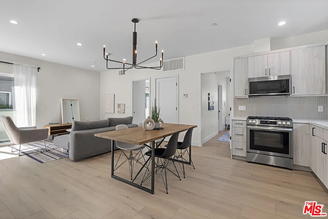 705 6th ave Venice(22).png