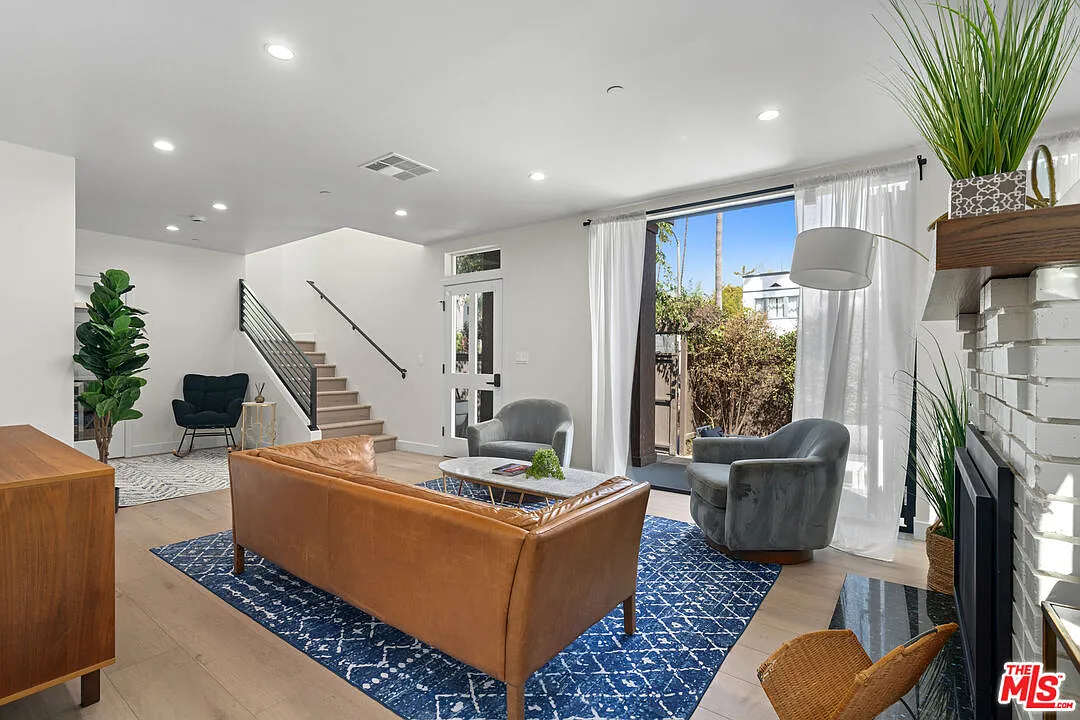 705 6th ave Venice(3).png