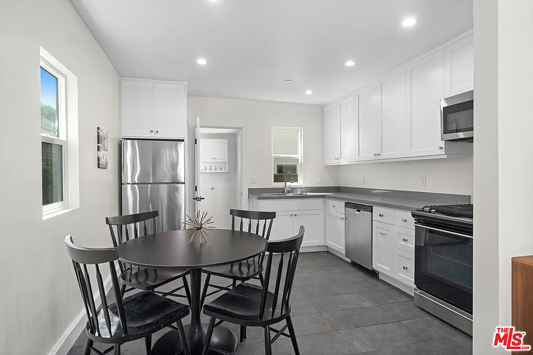 705 6th ave Venice(10).png