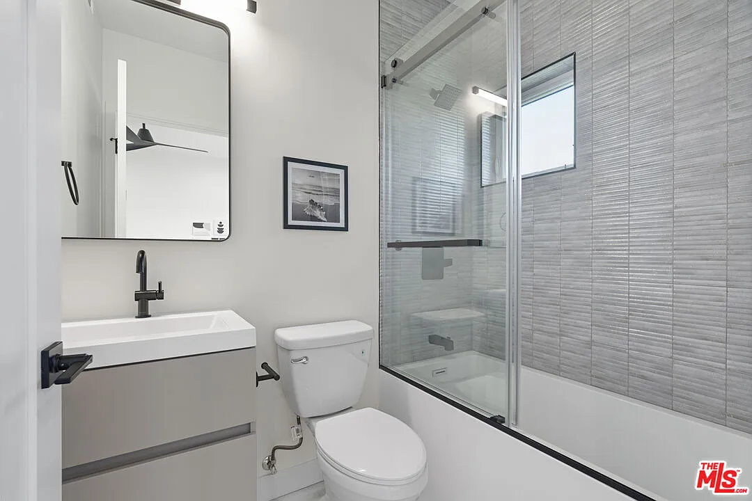 705 6th ave Venice(24).png