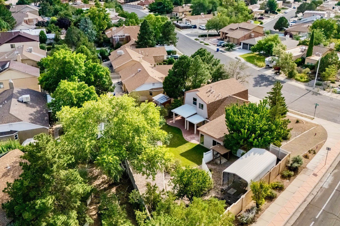 TraditionRealEstate_5612ChelwoodParkBoulevardNE_-2.jpg