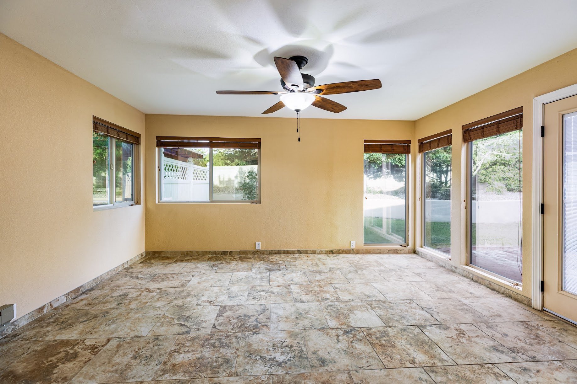 TraditionRealEstate_5612ChelwoodParkBoulevardNE_-9.jpg