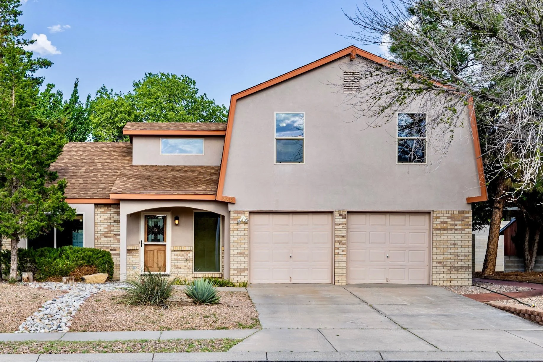 TraditionRealEstate_5612ChelwoodParkBoulevardNE_-5.jpg