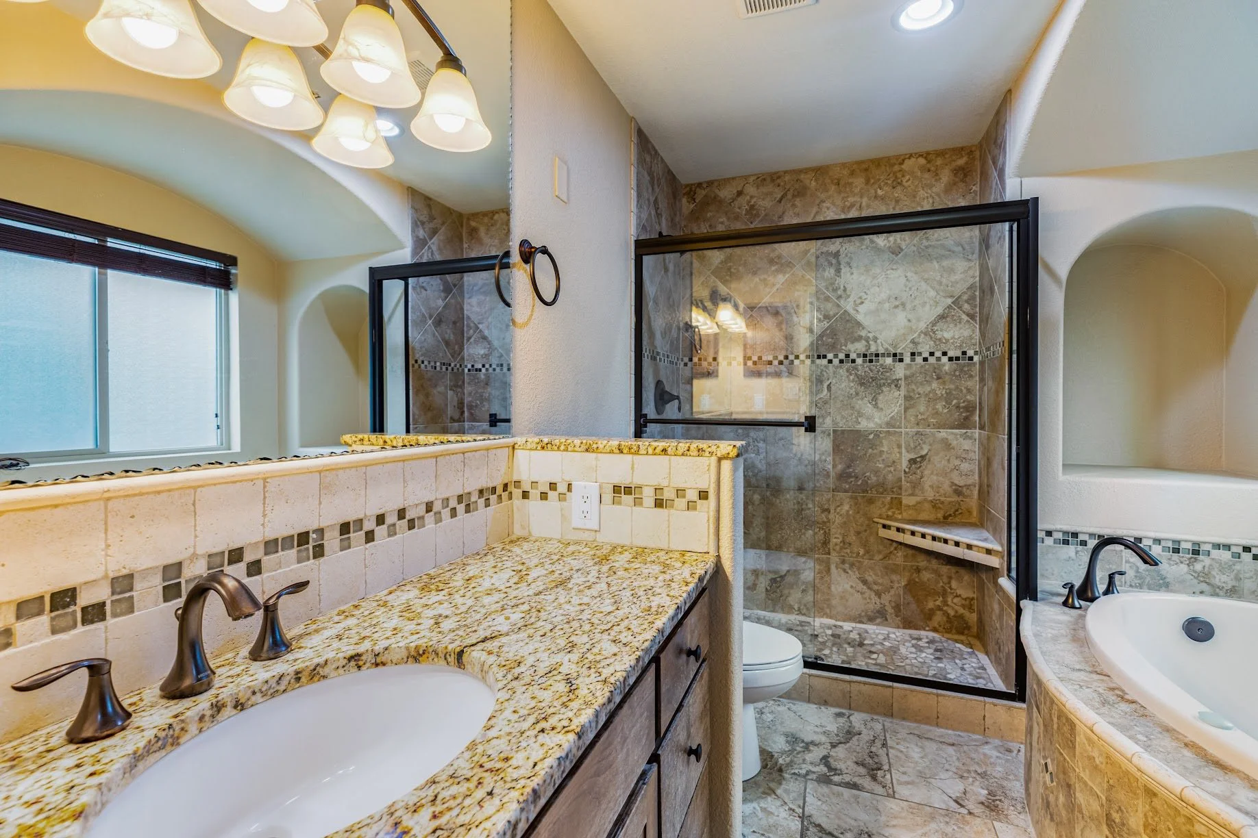 TraditionRealEstate_5612ChelwoodParkBoulevardNE_-17.jpg