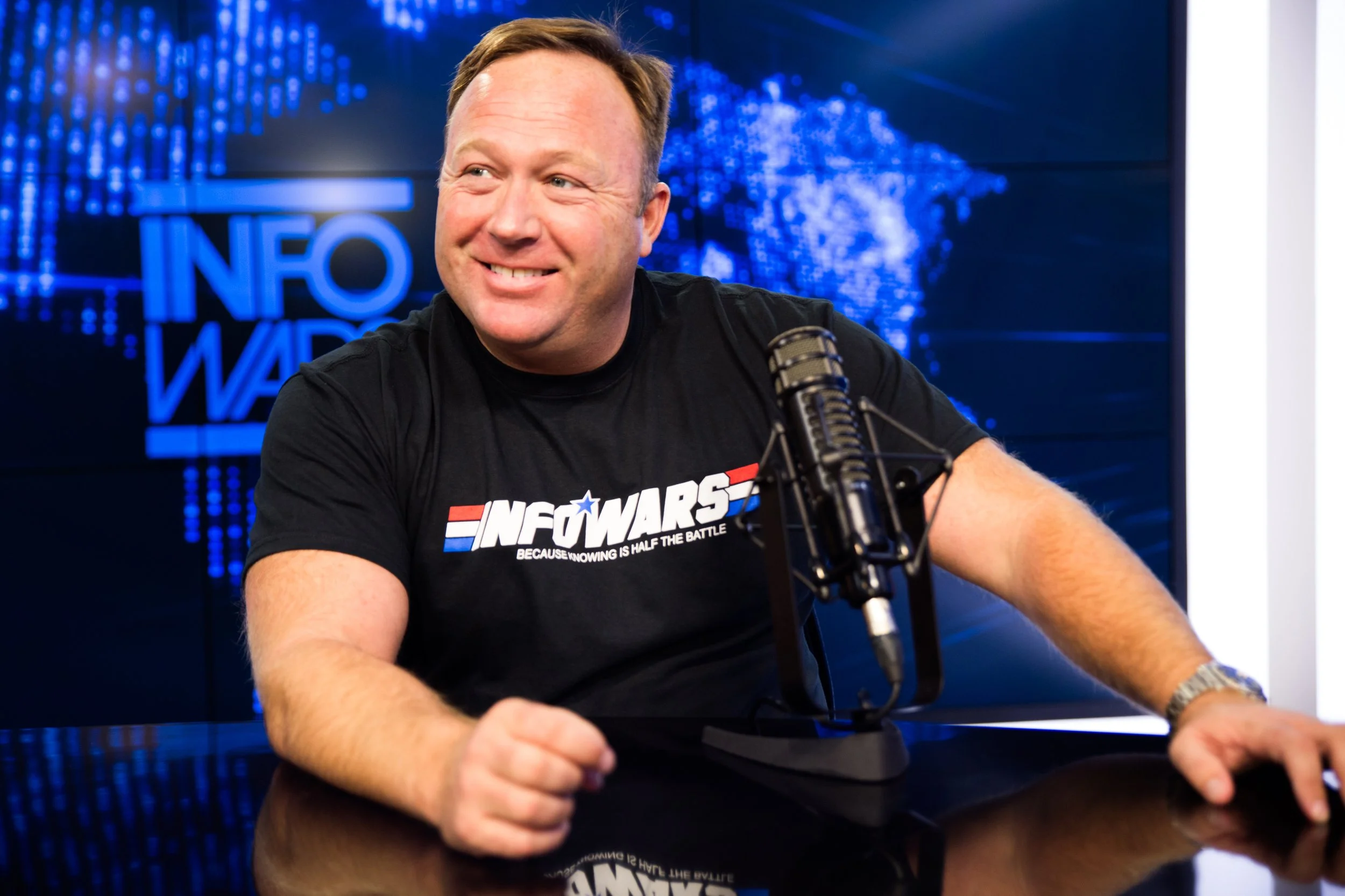 INFOWARS-STUDIO (64).jpg