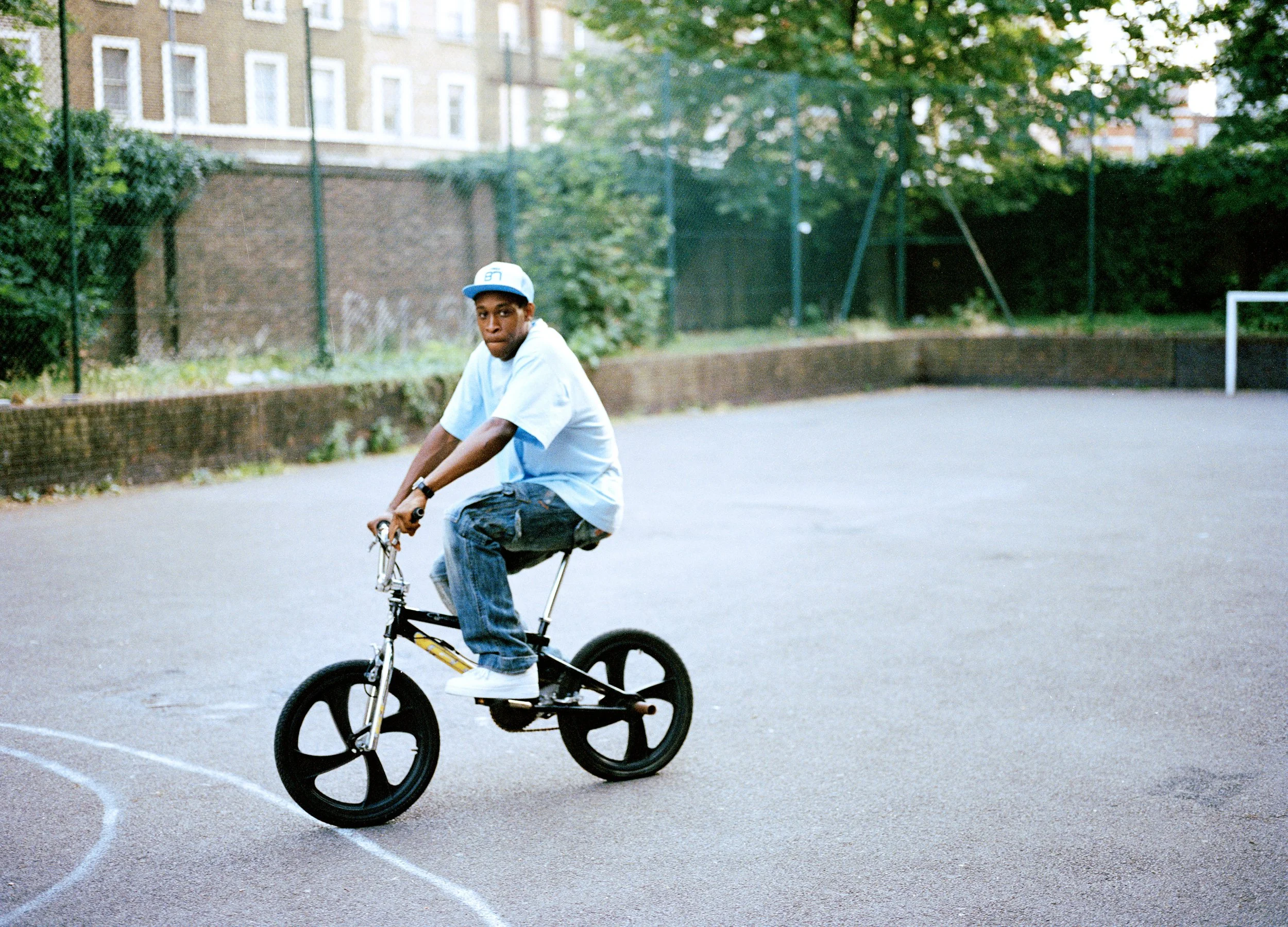 Trim of Roll Deep Crew