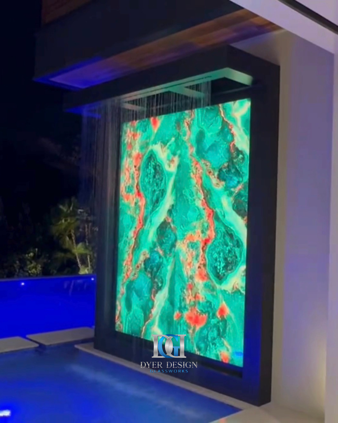 indoor-and-outdoor-illuminated-glass-feature-wall-dyer-design-glassworks.png