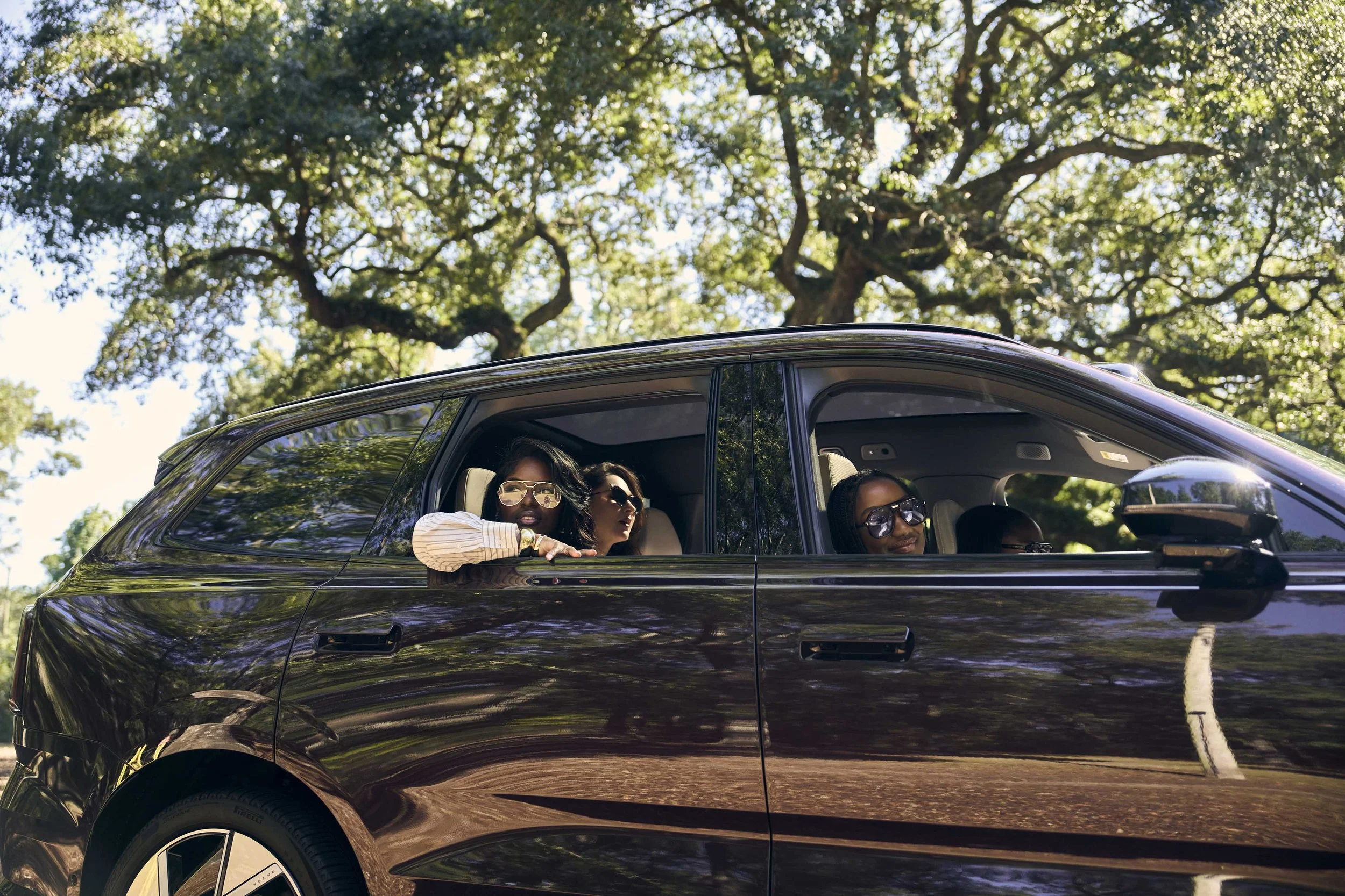 251014-Volvo-SergioHudson-Event_WaveTwo-Scenic-Drive_6179.jpg
