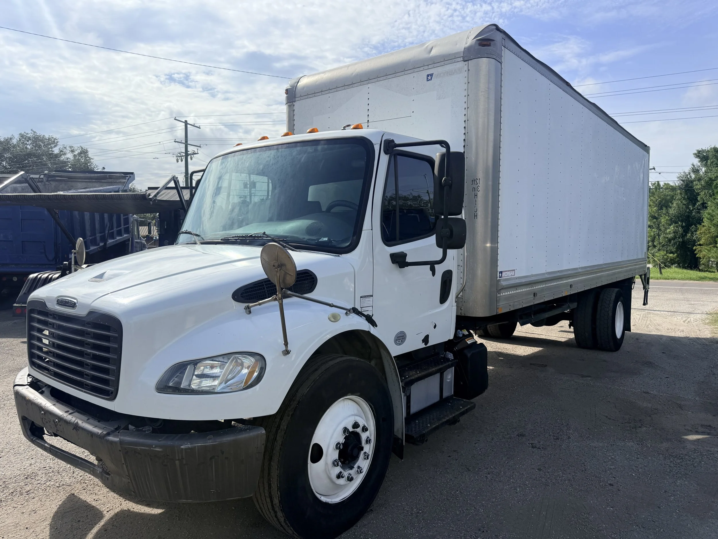 2013 FRIGHTLINER M2