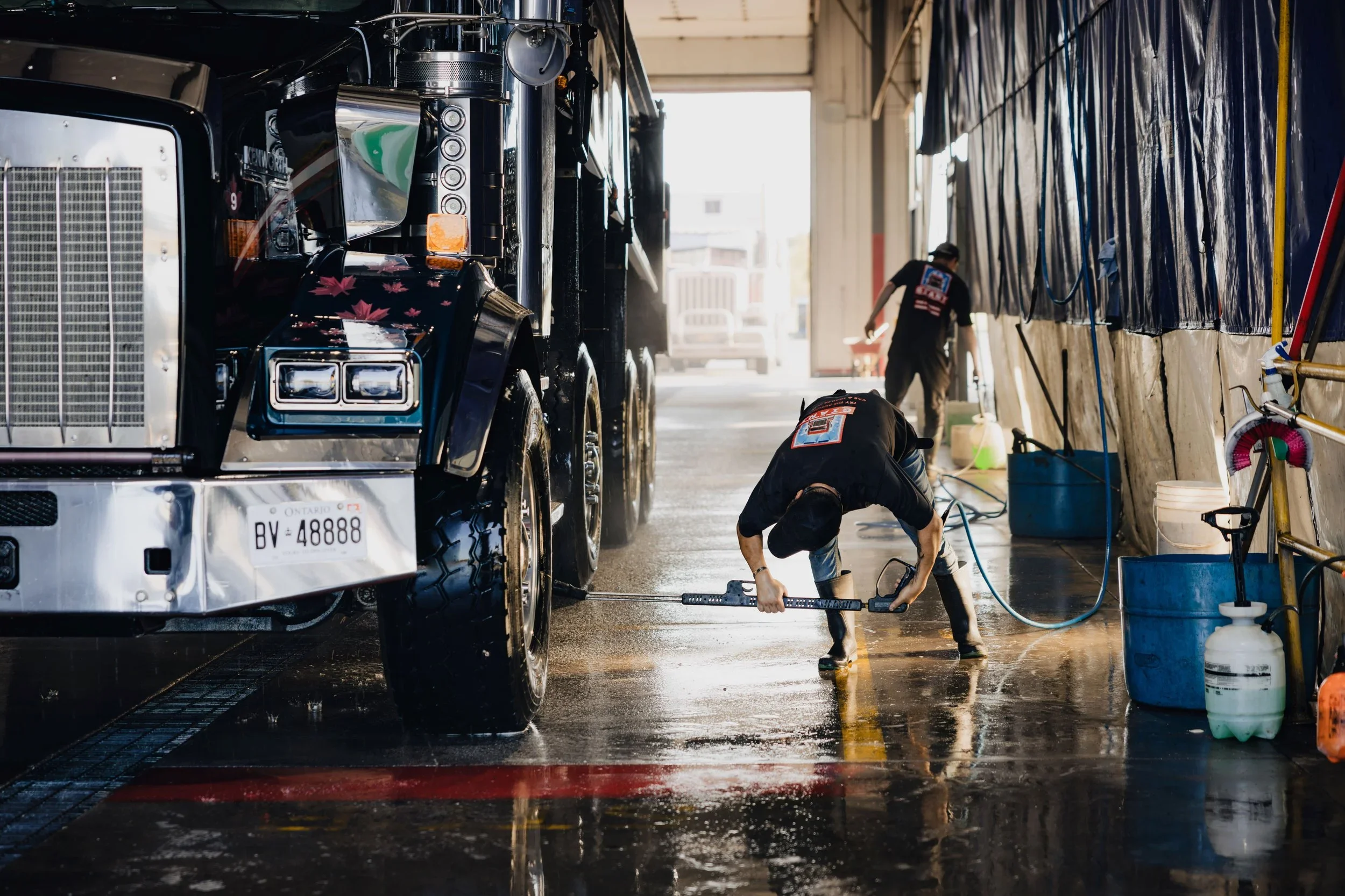 ELITE SEMI TRUCK DETAILING