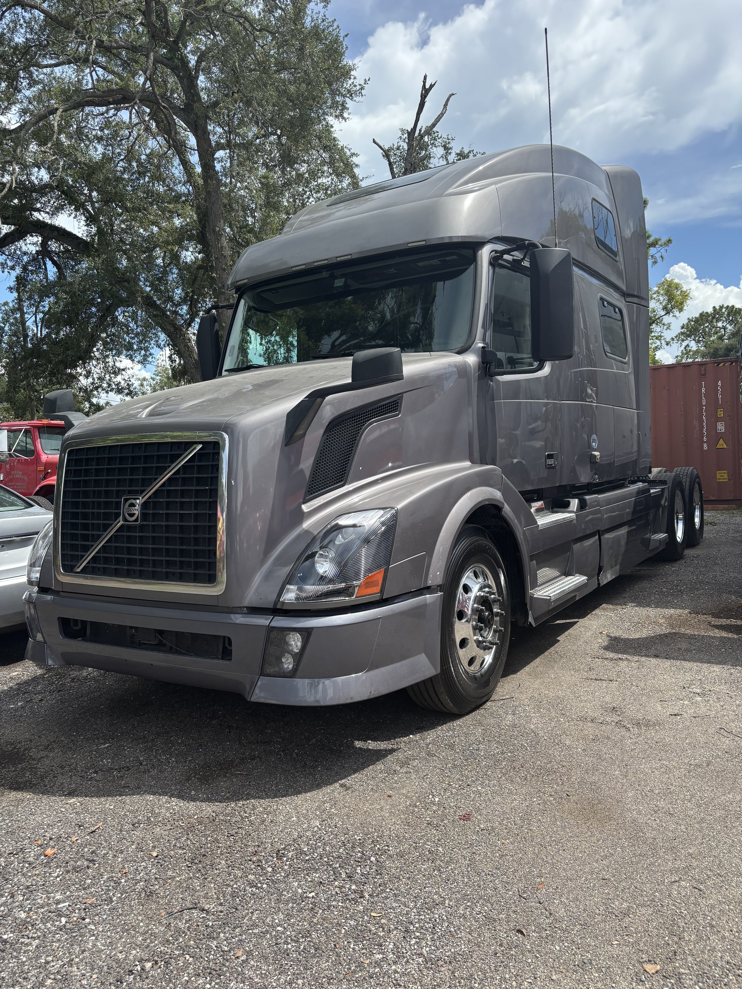 2018 VOLVO VNL780