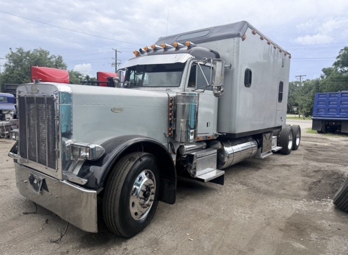 2000 PETERBILT 379