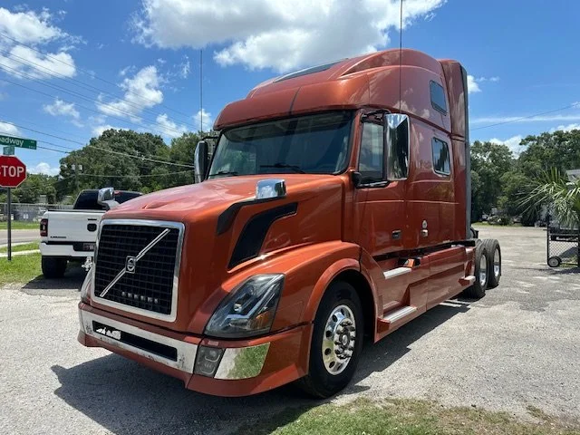 2012 VOLVO VNL 64