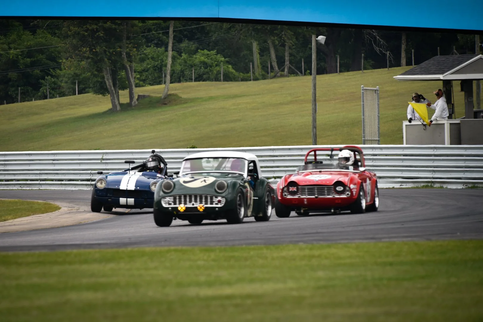 Three Wide Into Turn 1.jpg