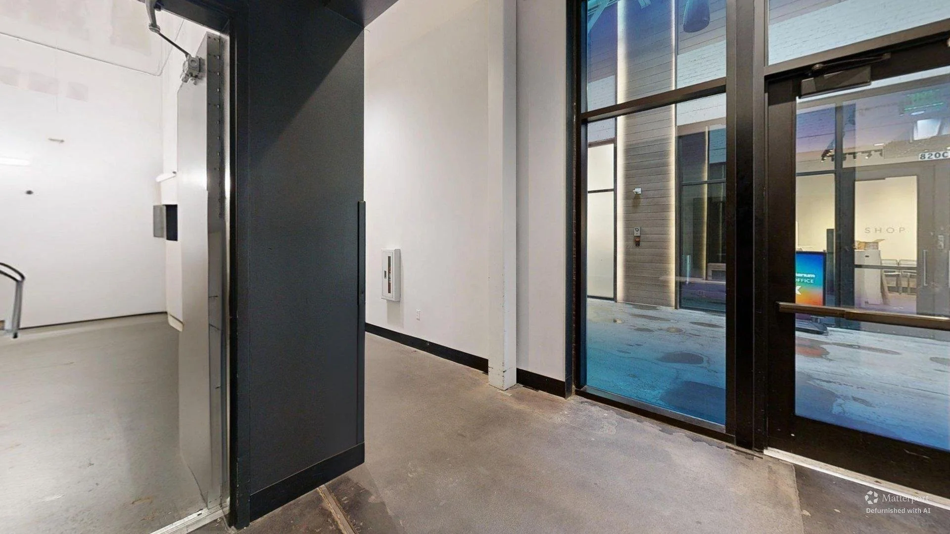 Space-B-C-Hallway-Defurnished 3.jpg