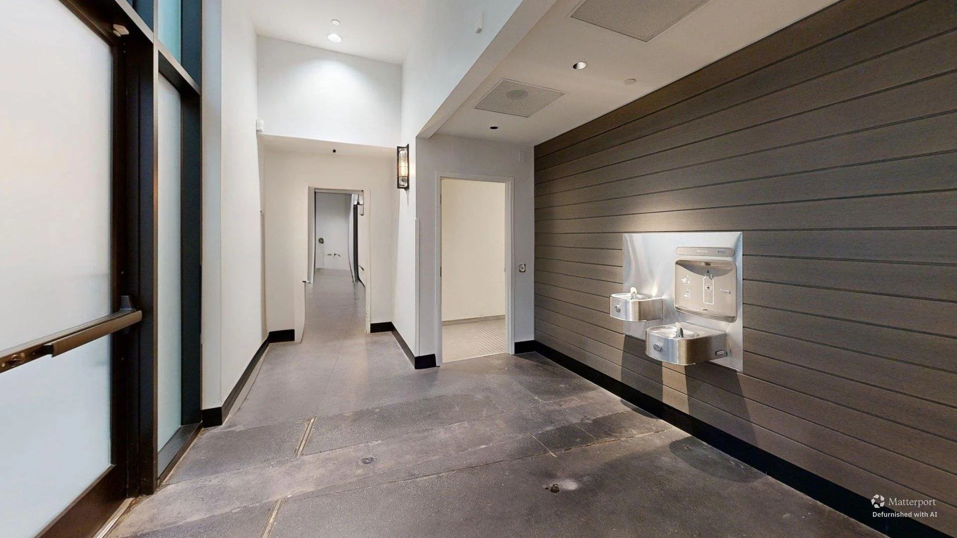 Space-B-C-Hallway-Defurnished 1.jpg