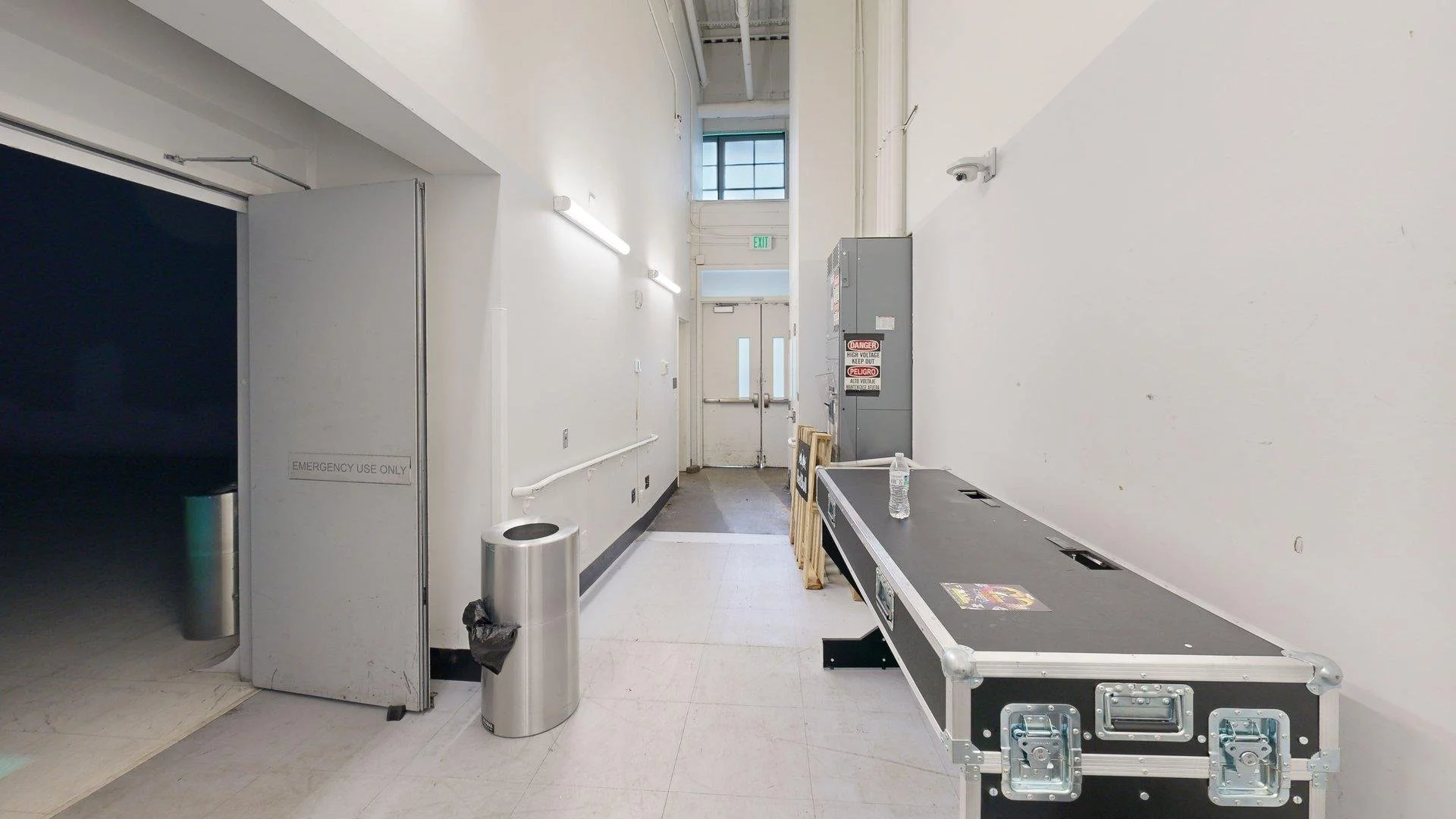 Space-B-C-Hallway 2.jpg