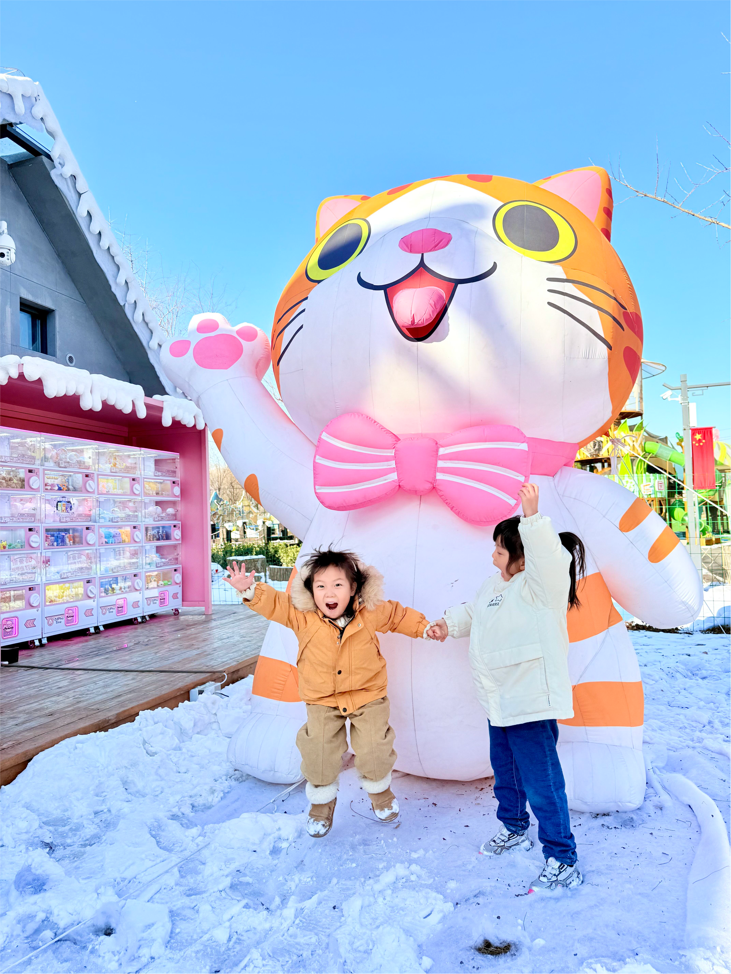 Customized inflatable models in cartoon style