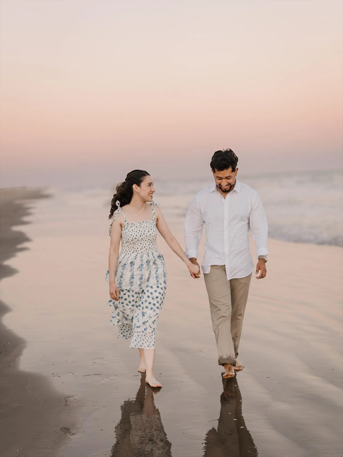 Cada historia de amor tiene su luz, y esta brill&oacute; entre el mar y los colores del atardecer 🌅
Primera publicaci&oacute;n en este nuevo inicio, con la ayuda de Dios en cada paso de este camino 💕