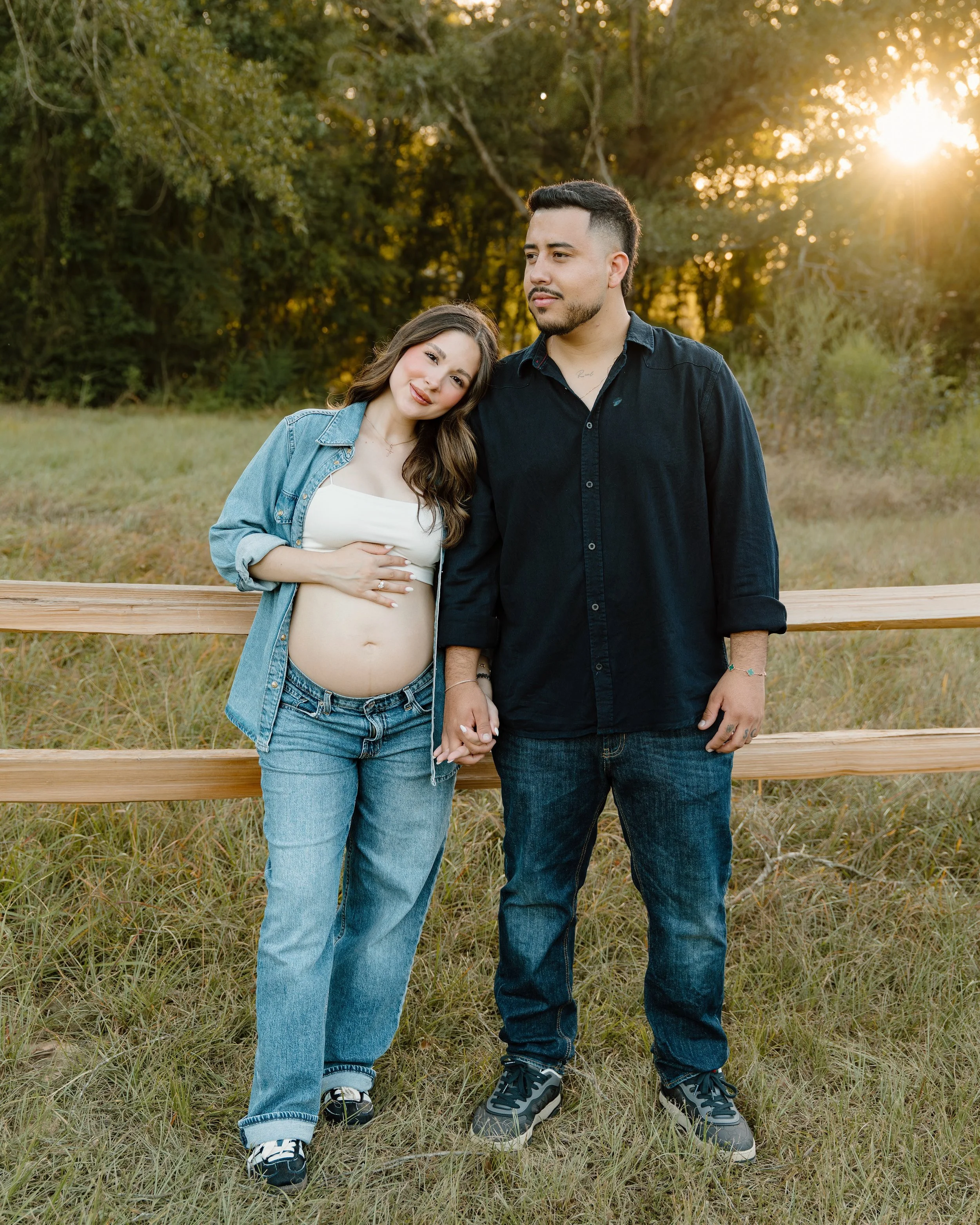 A sweet maternity session in Houston, Texas celebrating this beautiful season before baby arrives. 🤎✨ Golden light, natural moments, and memories they&rsquo;ll get to keep forever.

If you&rsquo;re looking for a Houston maternity photographer for a 
