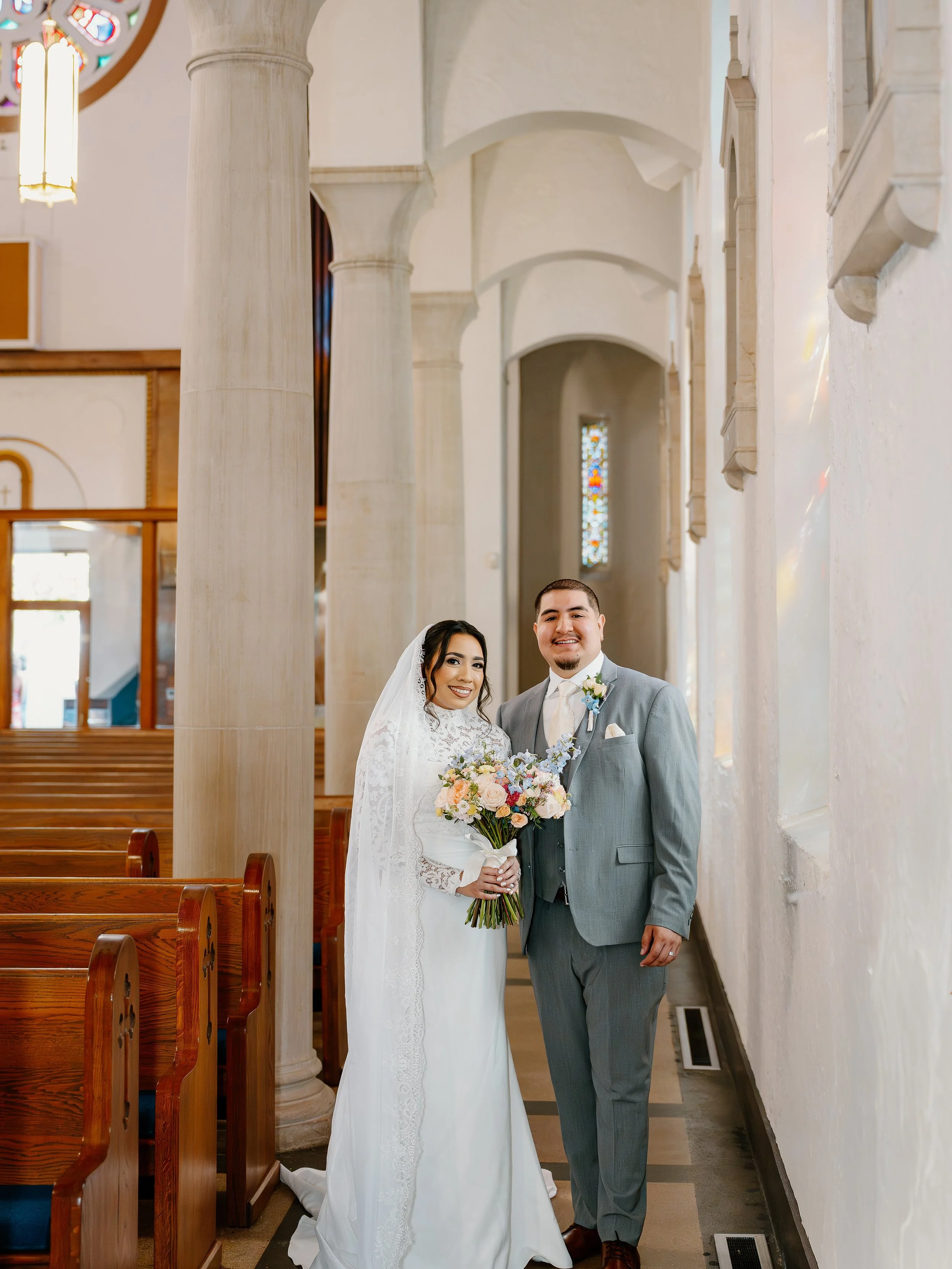 A day full of love, family, and moments they&rsquo;ll remember forever. Congrats to the new Mr. &amp; Mrs. 🤍

Are you getting married in 2026 or 2027? ✨
📩 Send me a DM to inquire about packages and reserve your date.
📅 Dates available for 2026&nda