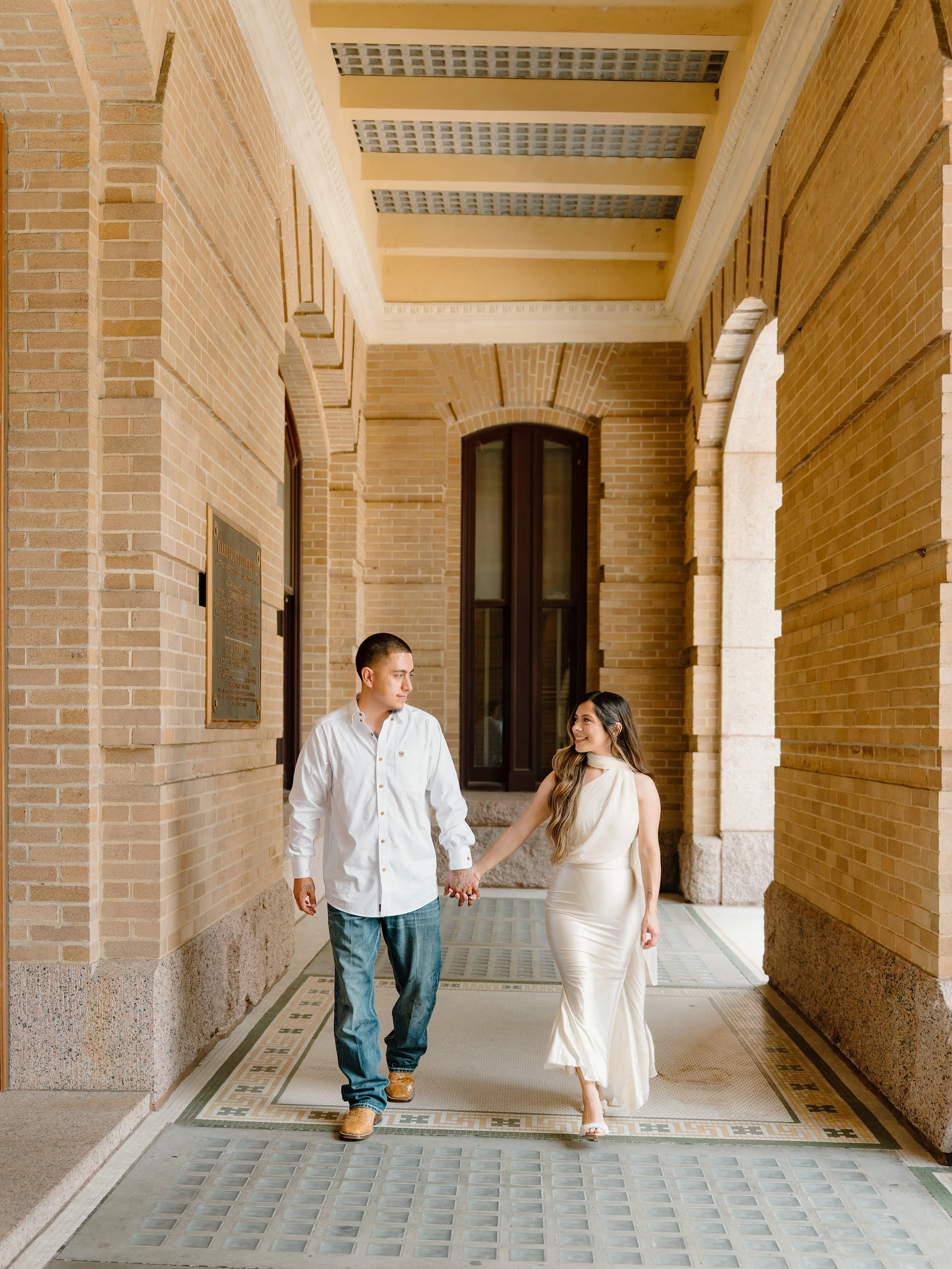 A quiet &ldquo;I do&rdquo; in the heart of Houston 🤍
Celebrating the beautiful couple who won our courthouse elopement giveaway and letting us capture such a special chapter of their story.

Houston Courthouse Elopement | 1910 Harris County Civil Co