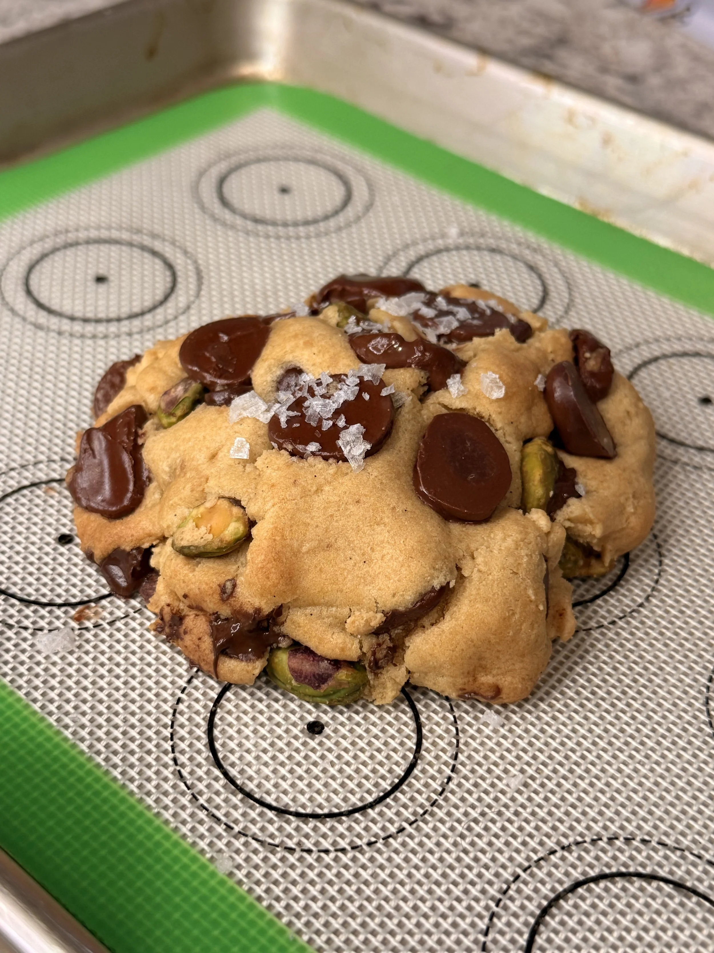 1/2 Pound Pistachio Chocolate Chunk Cookie